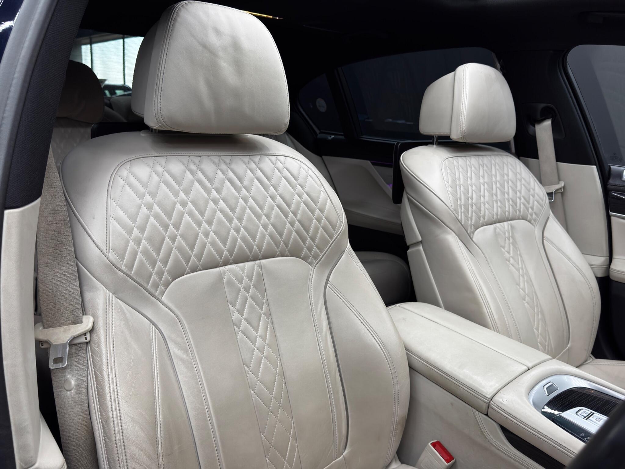 BMW 7 Series - Image 13
