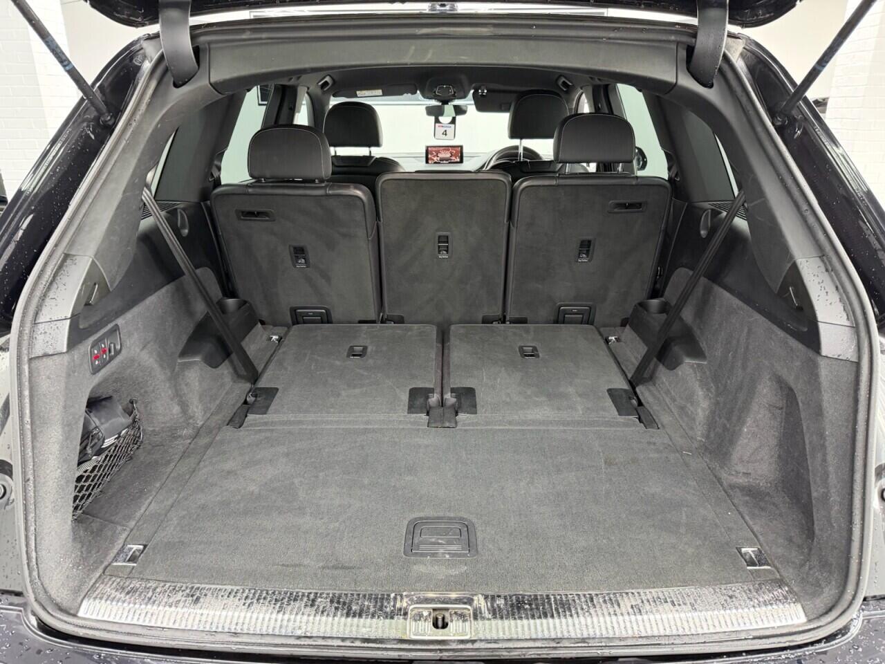 Audi Q7 - Image 24