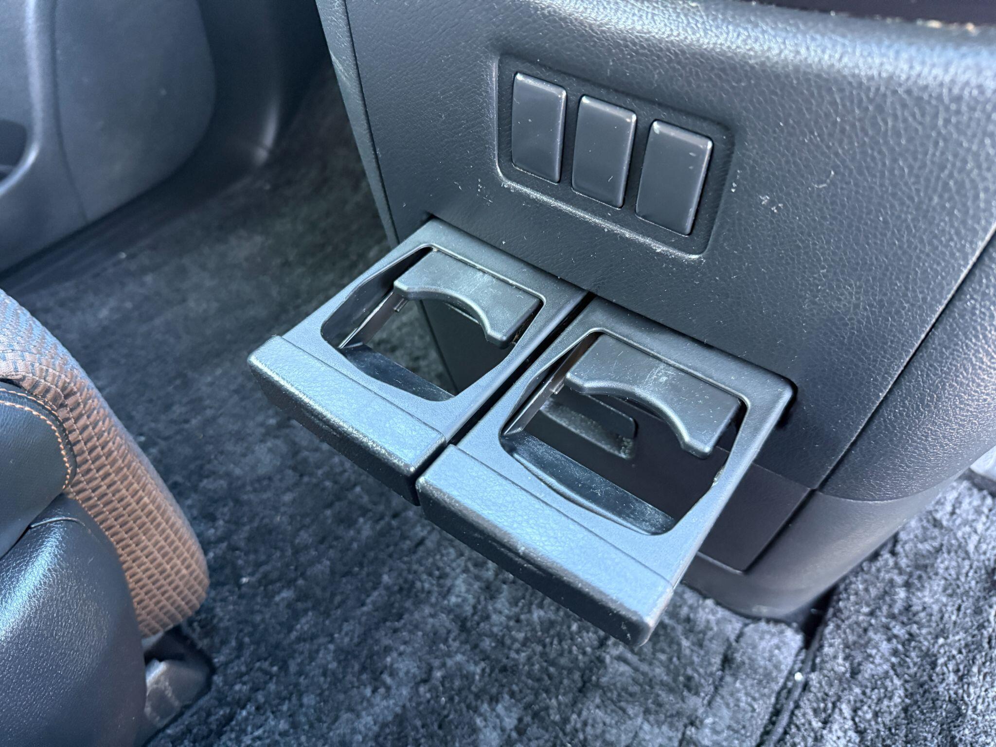 Nissan Elgrand - Image 52