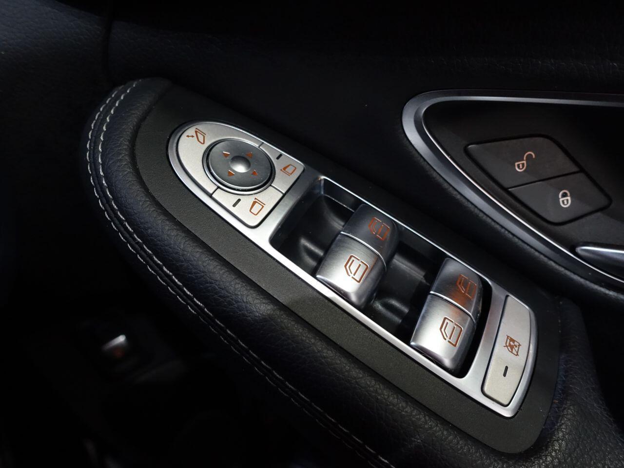 Mercedes C-Class - Image 33