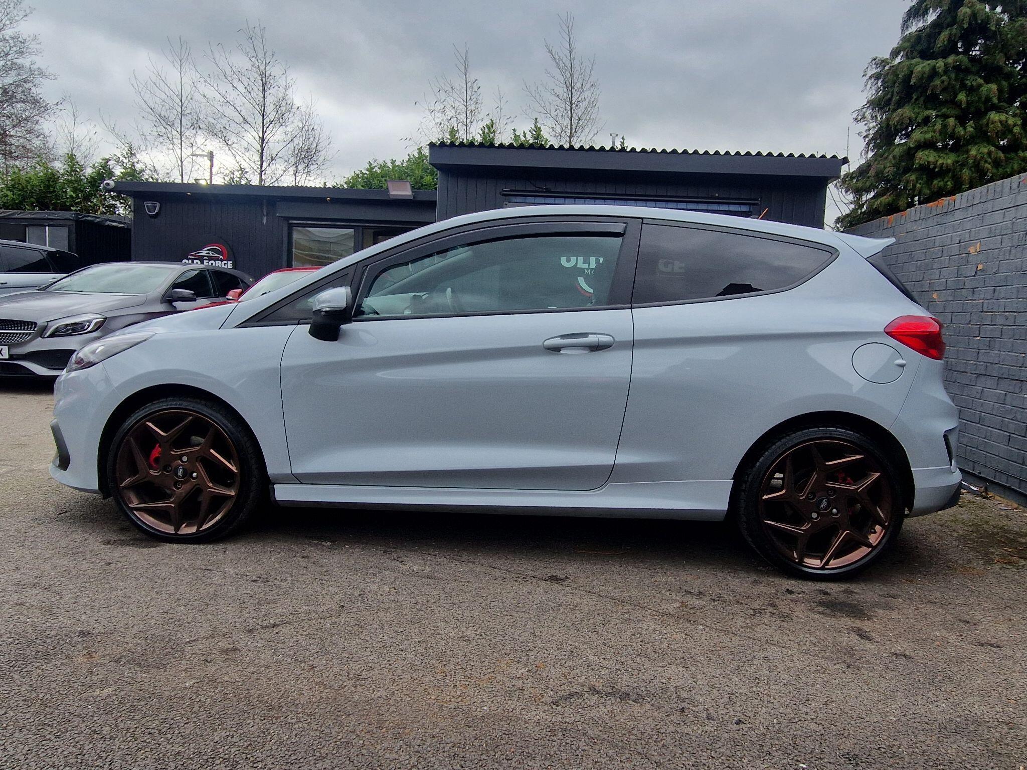 Ford Fiesta - Image 19
