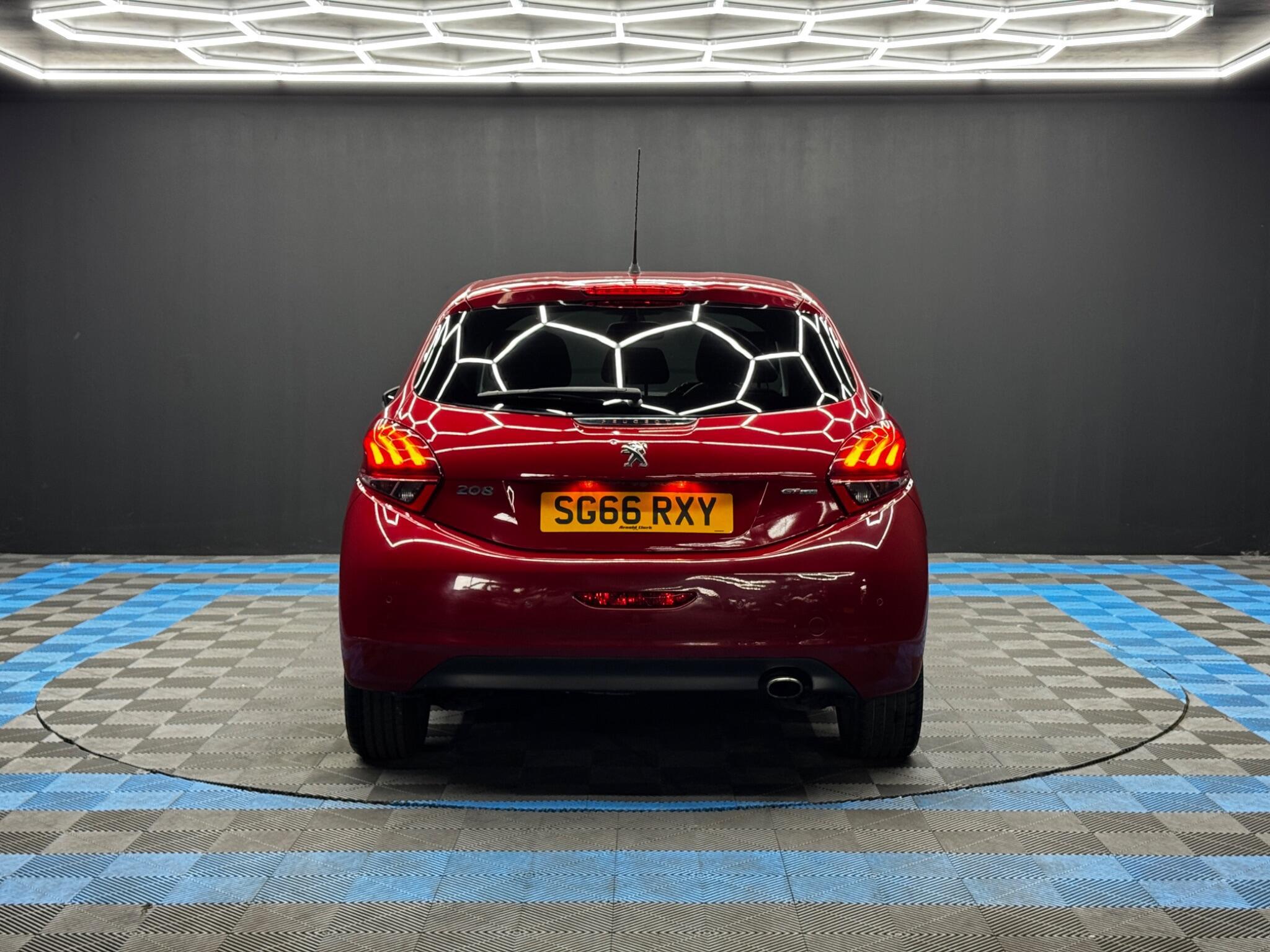 Peugeot 208 - Image 6