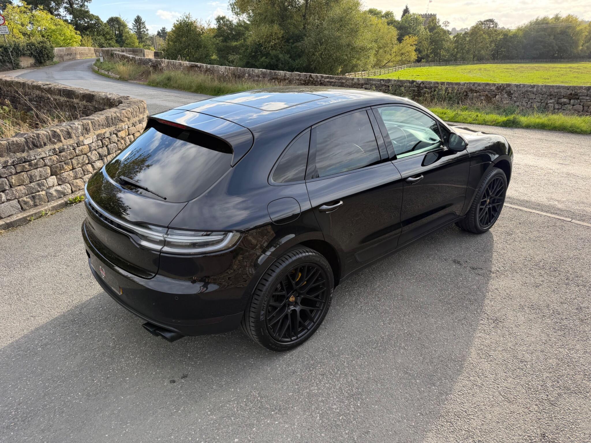 Porsche Macan - Image 10