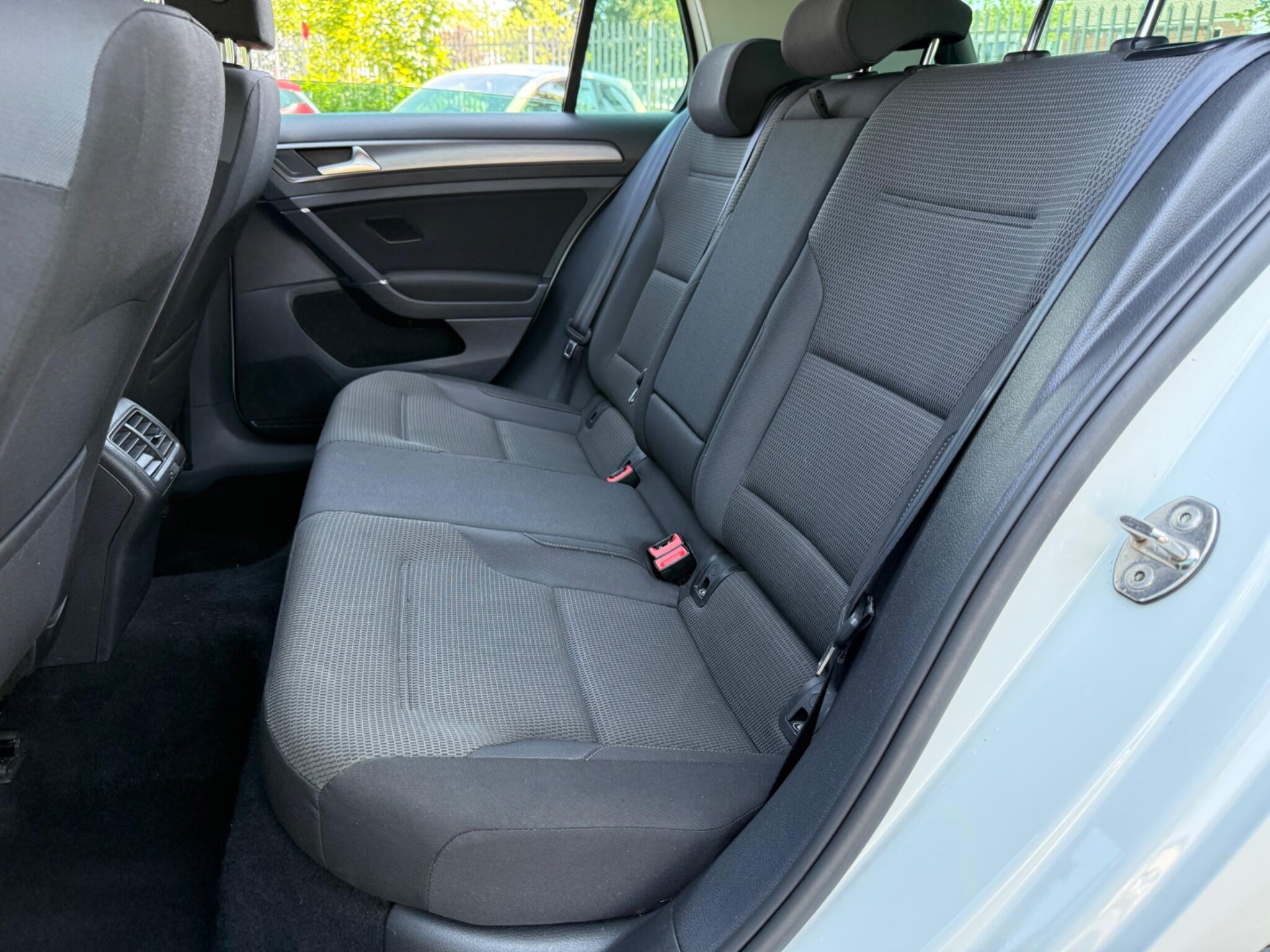 Volkswagen Golf - Image 14