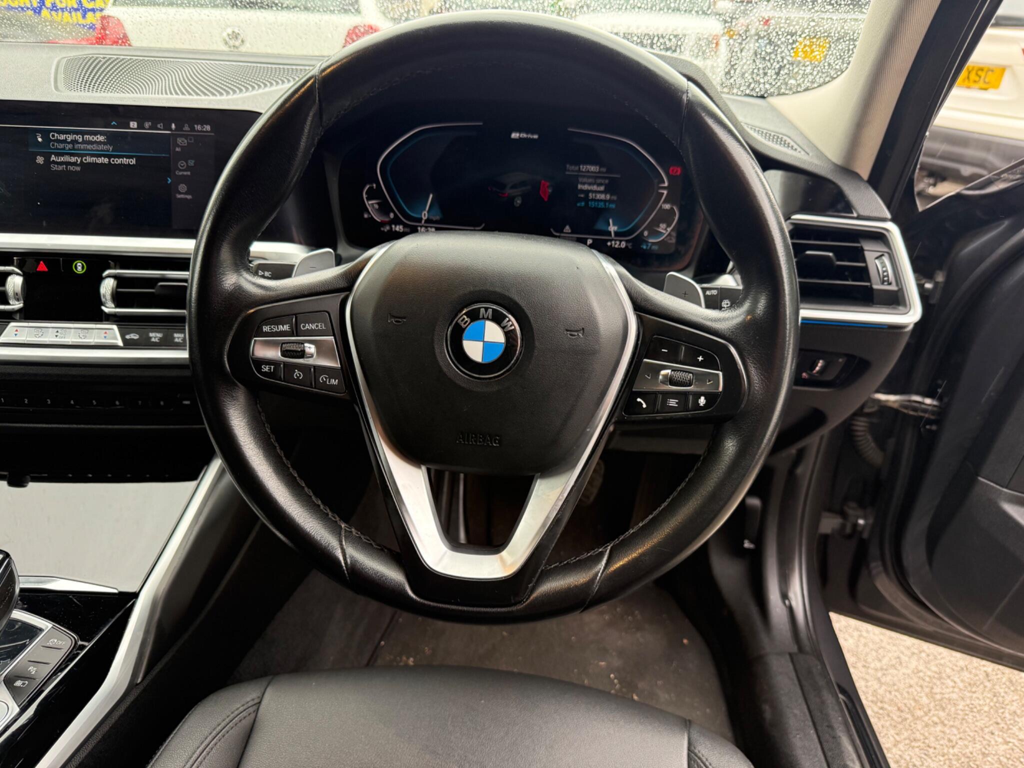 BMW 3 Series - Image 17