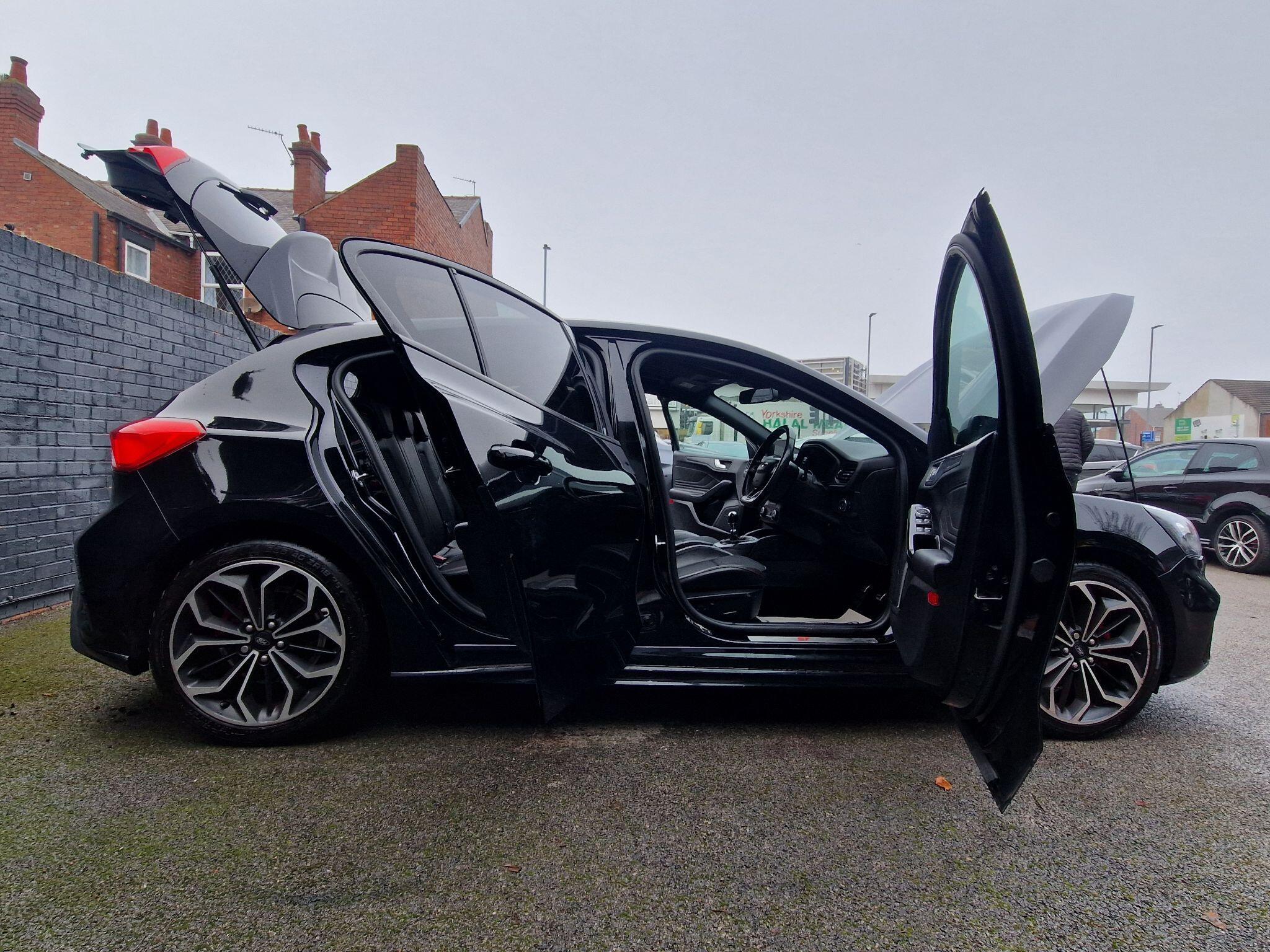 Ford Focus - Image 22