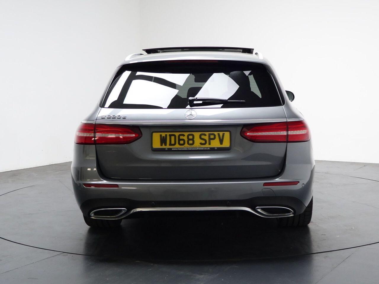 Mercedes-benz E Class - Image 11