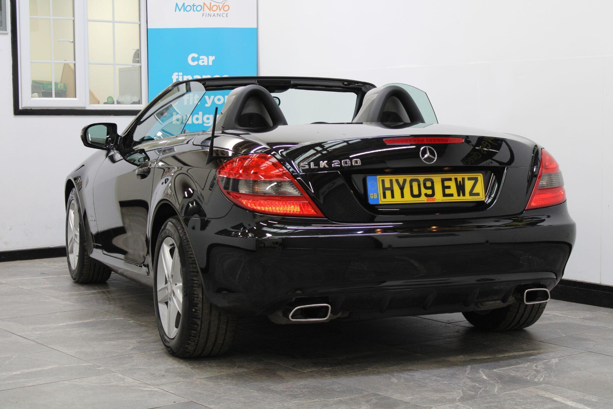 Mercedes SLK - Image 17