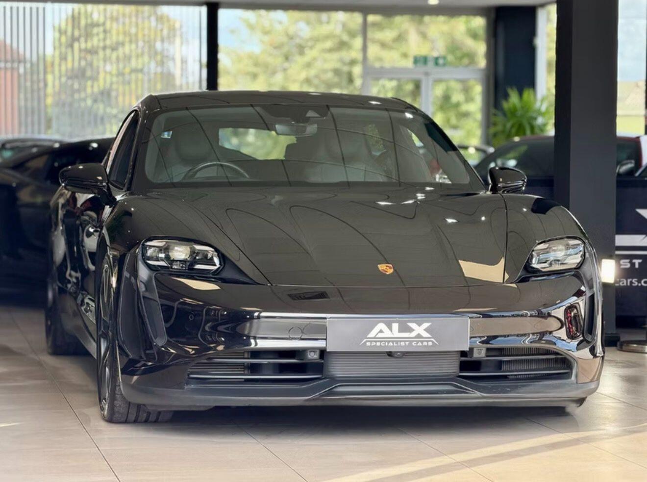 Porsche Taycan - Image 10