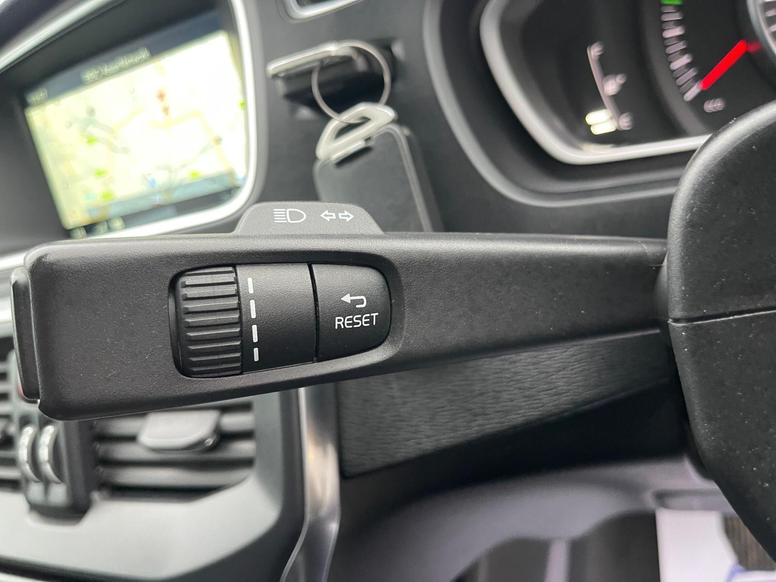 Volvo V40 - Image 28