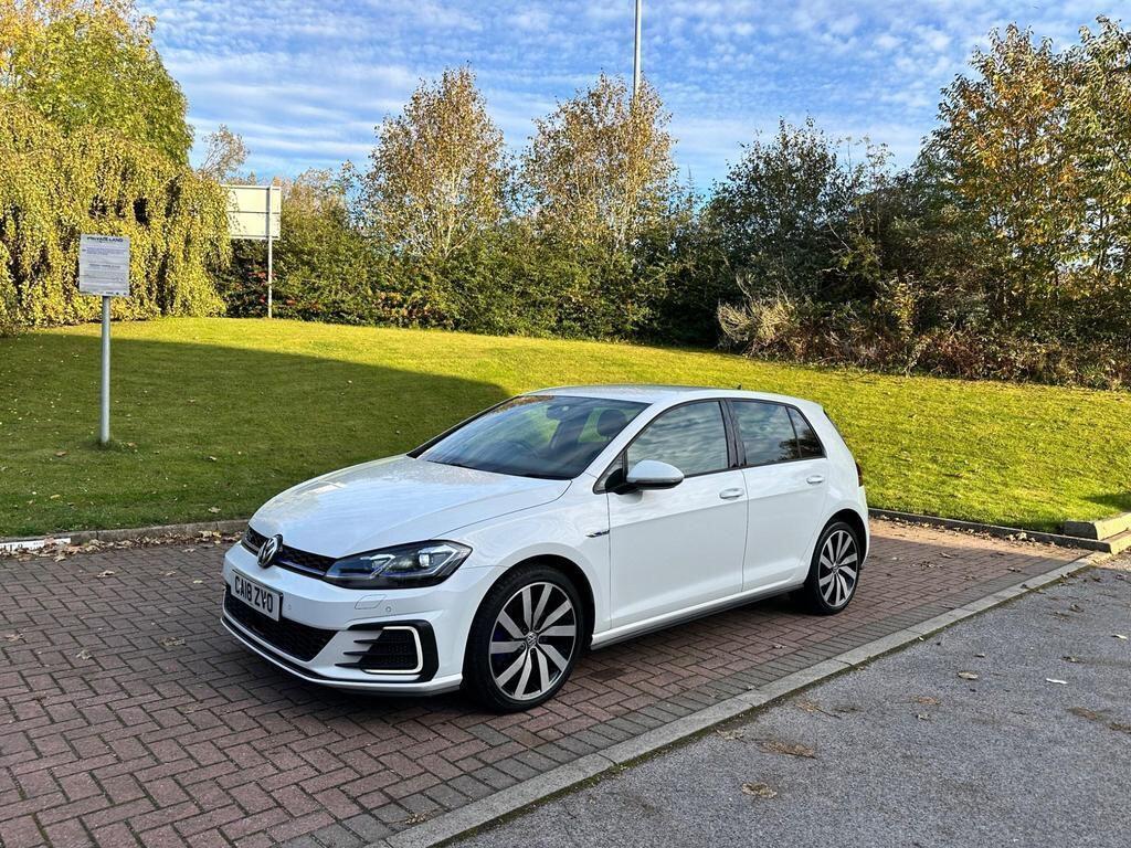Volkswagen Golf - Image 9