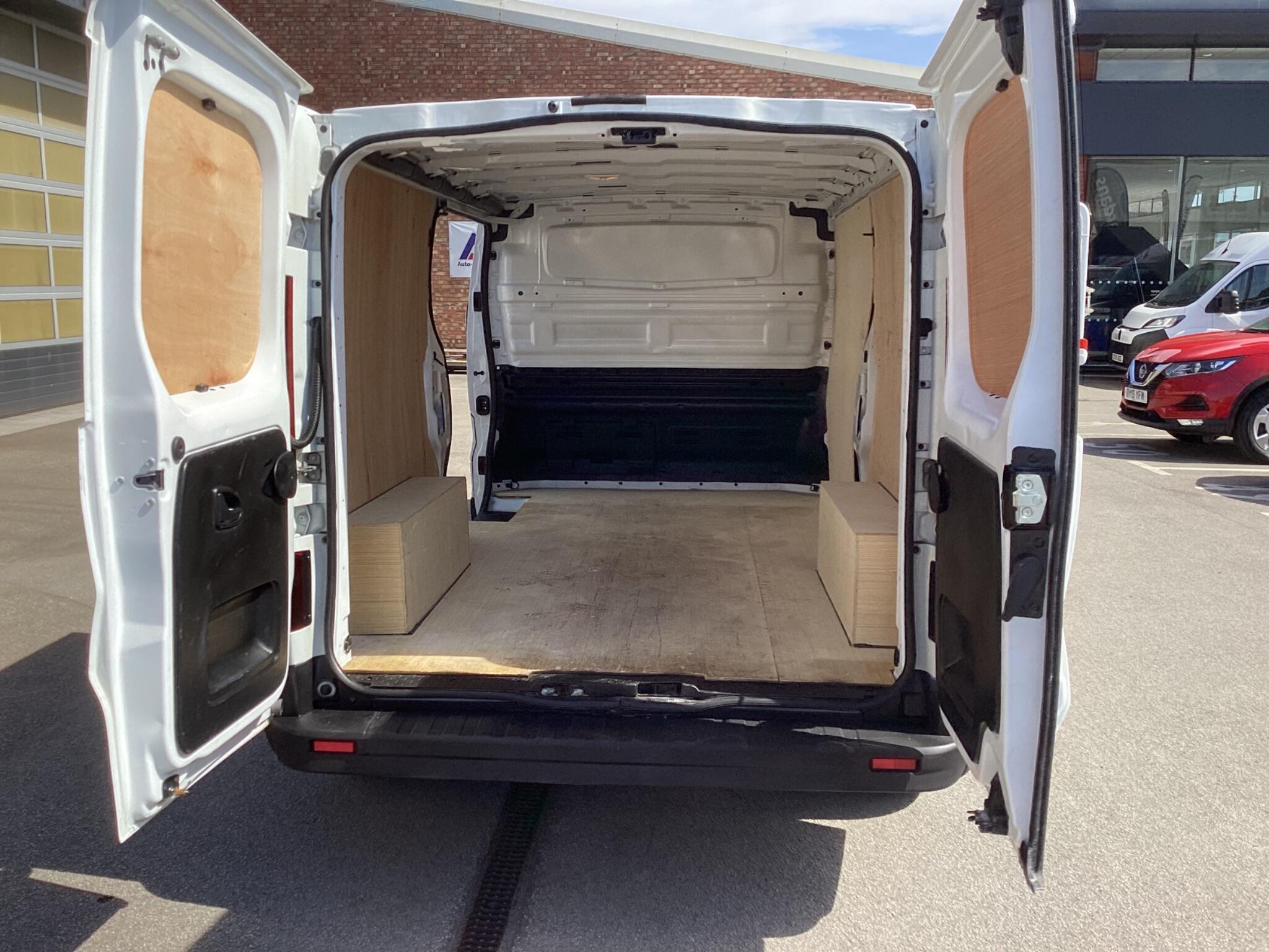 Renault Trafic - Image 14
