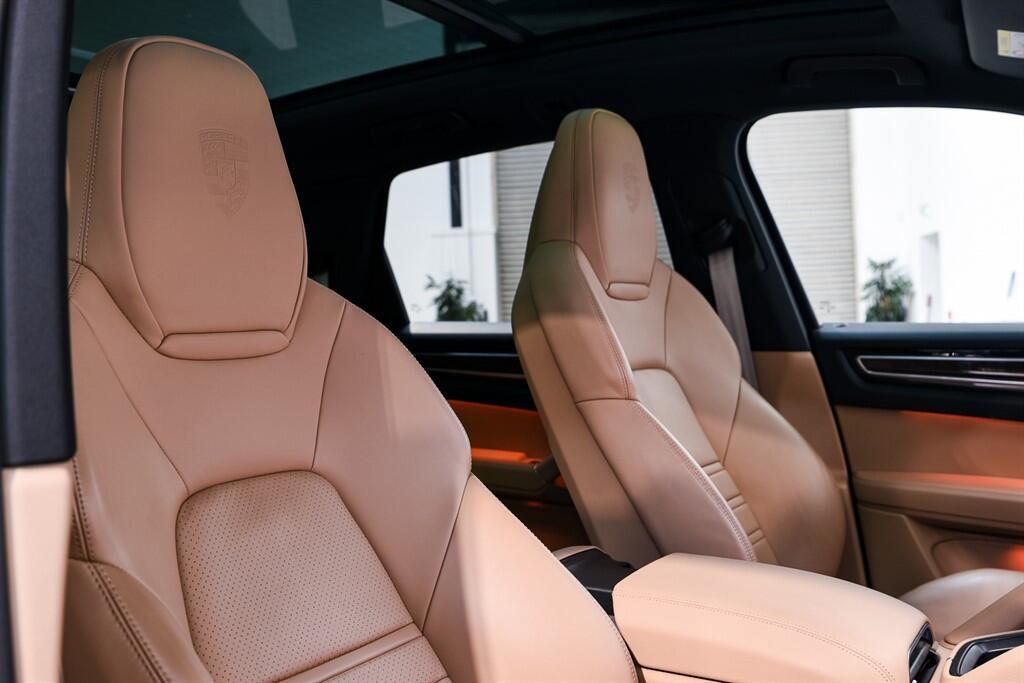 Porsche Cayenne - Image 17