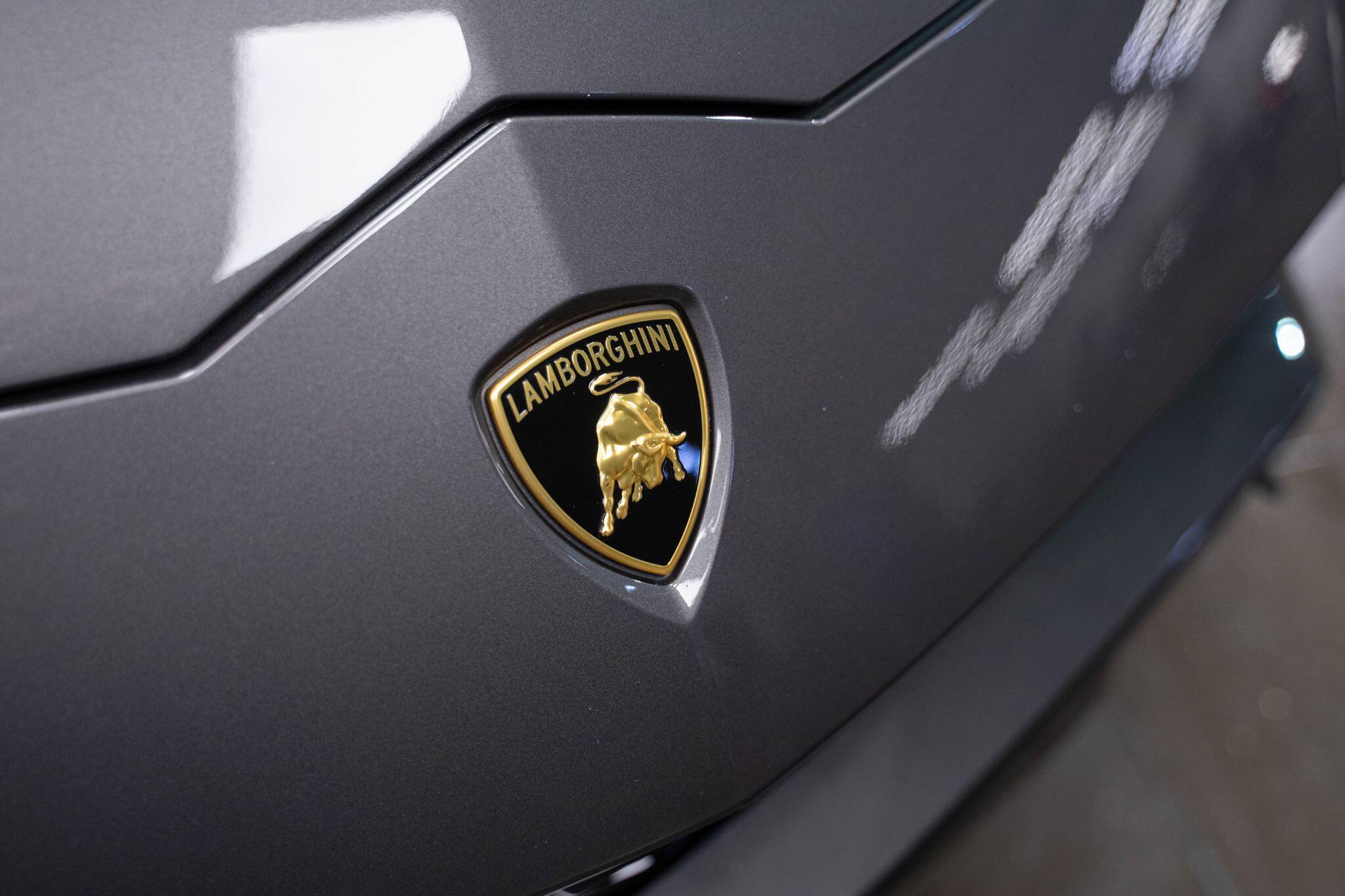 Lamborghini Urus - Image 27