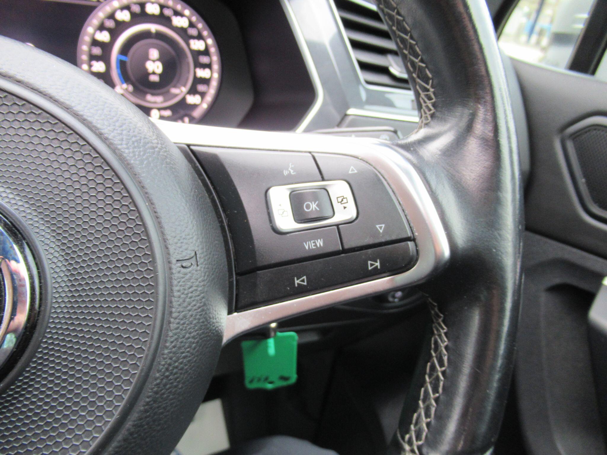 Volkswagen Tiguan - Image 28