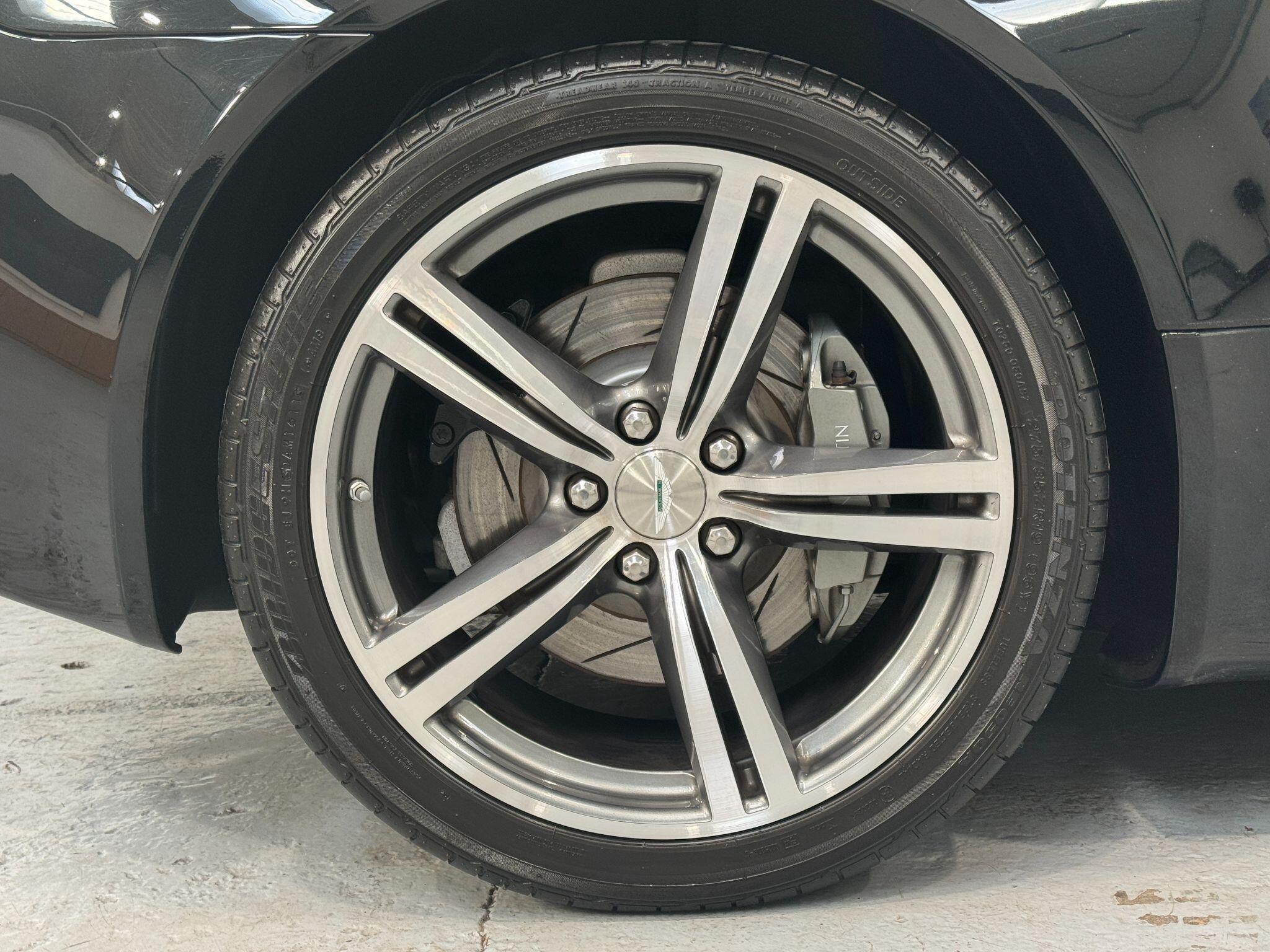 Aston Martin Vantage - Image 22