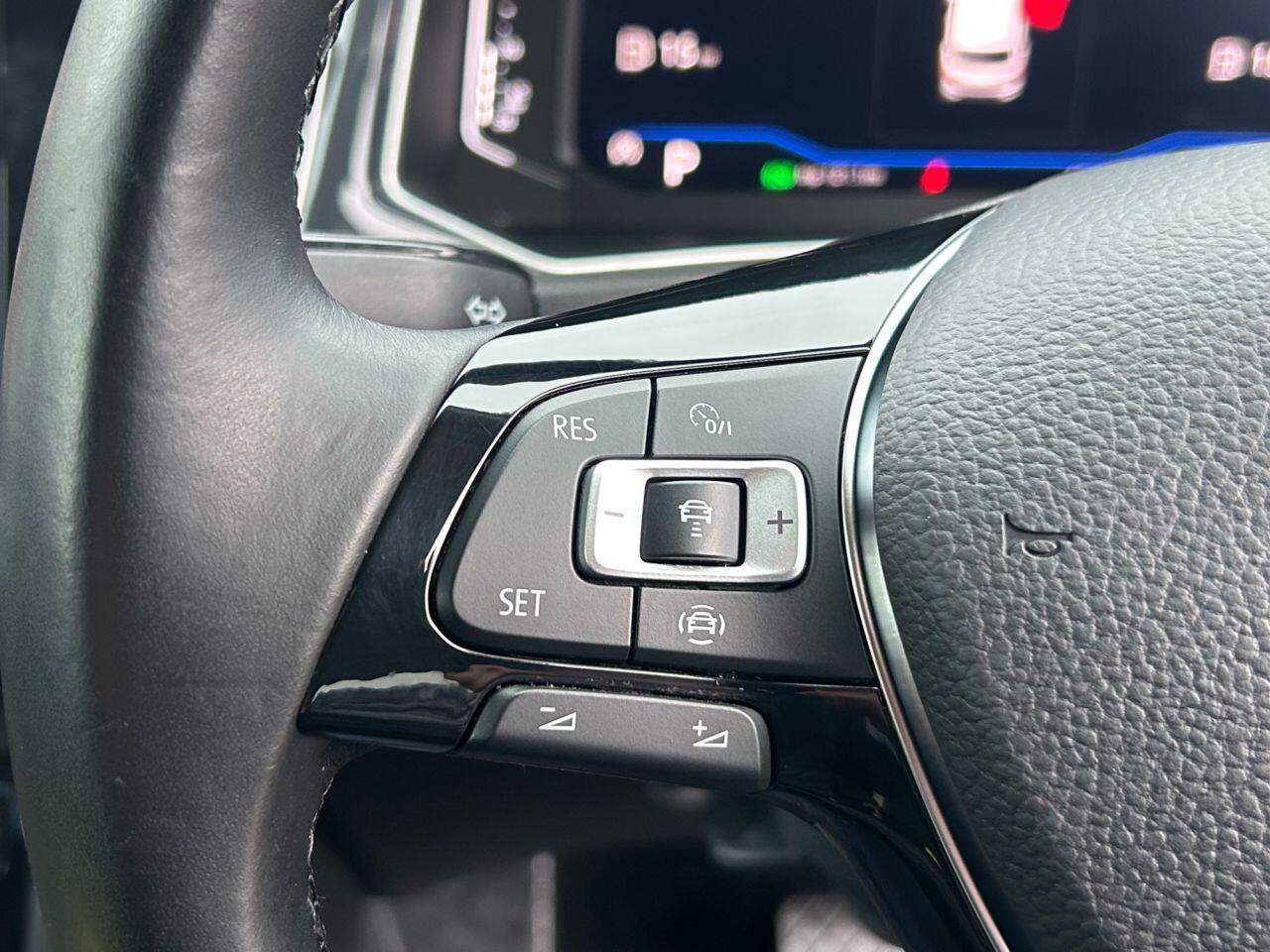 Volkswagen T-Roc - Image 15