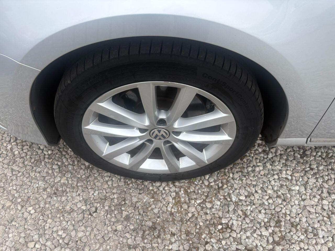 Volkswagen Passat - Image 16