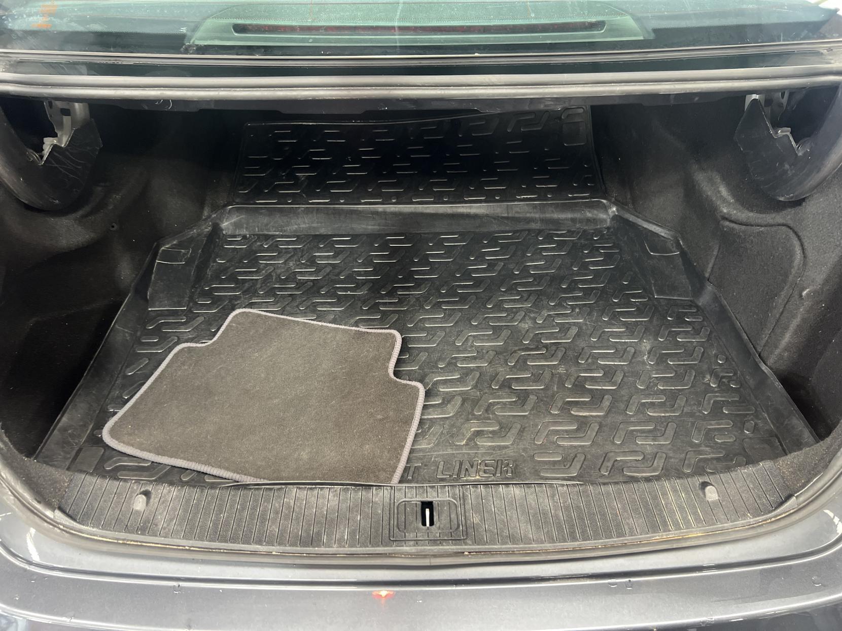 Mercedes E Class - Image 11