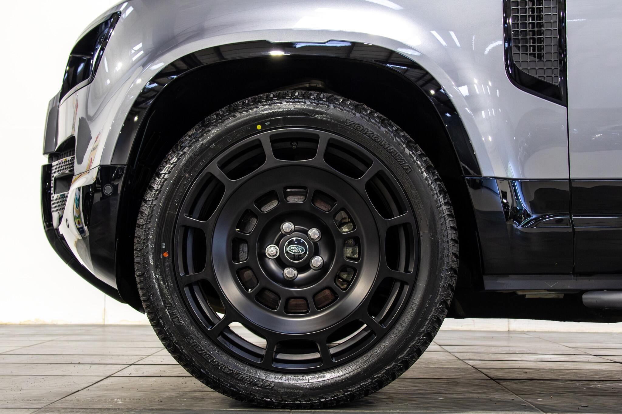 Land Rover Defender 90 - Image 12