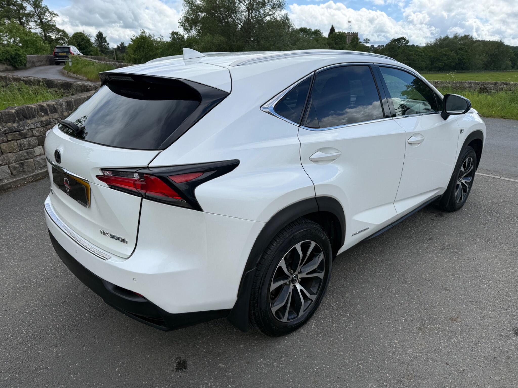 Lexus NX - Image 19