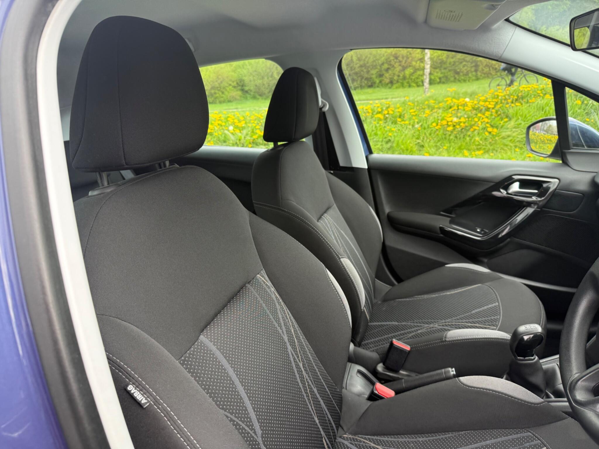 Peugeot 208 - Image 13