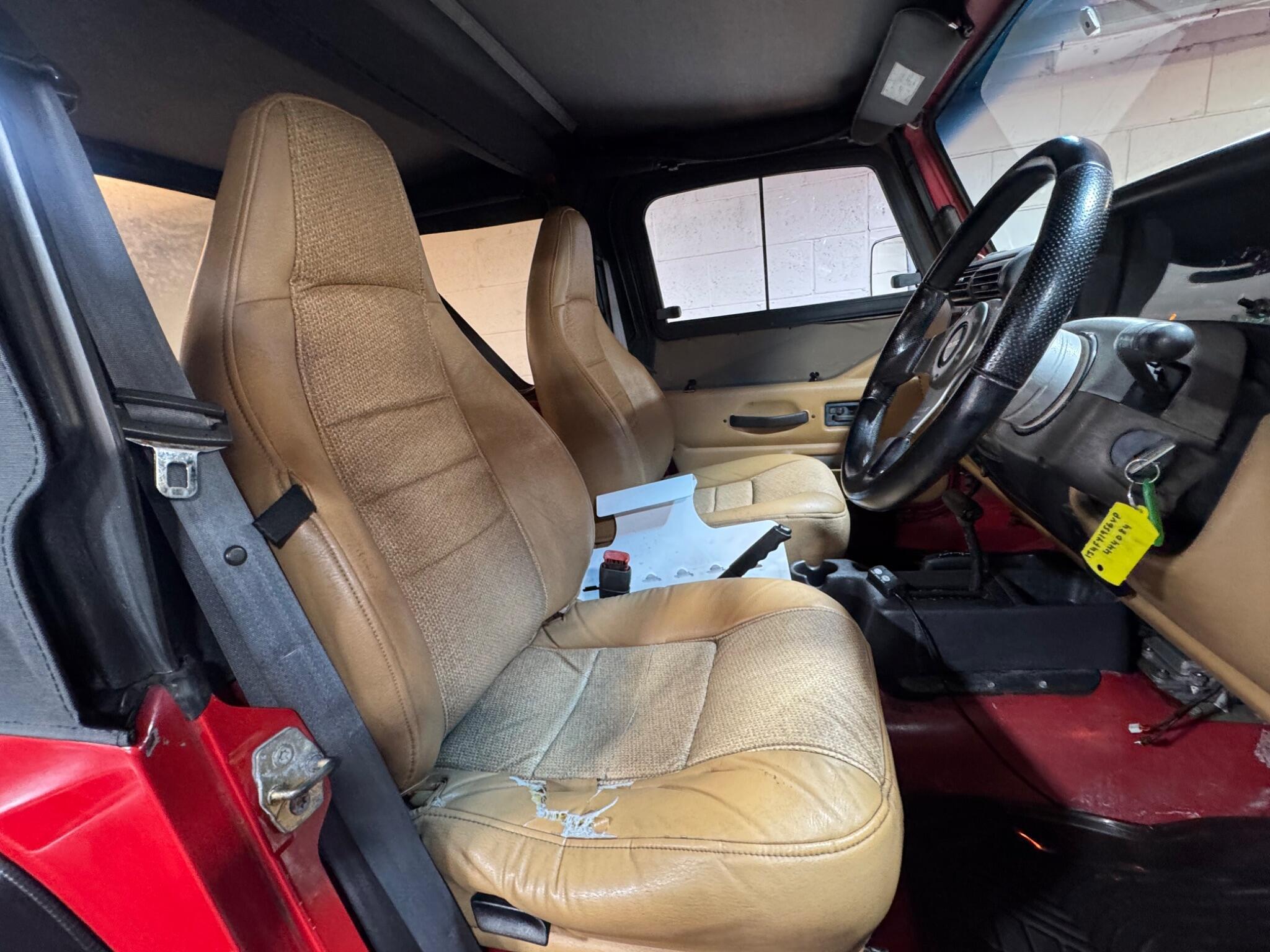Jeep Wrangler - Image 8