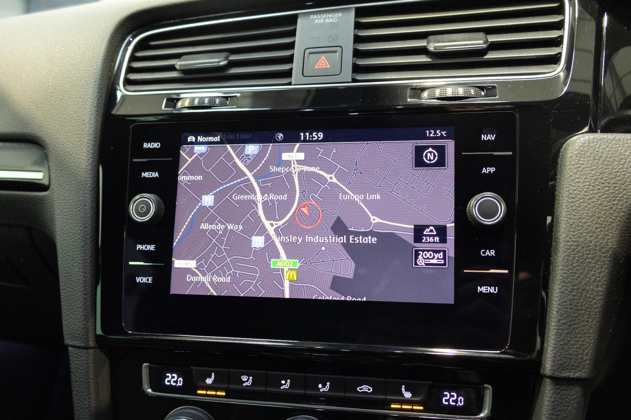 Volkswagen Golf - Image 15