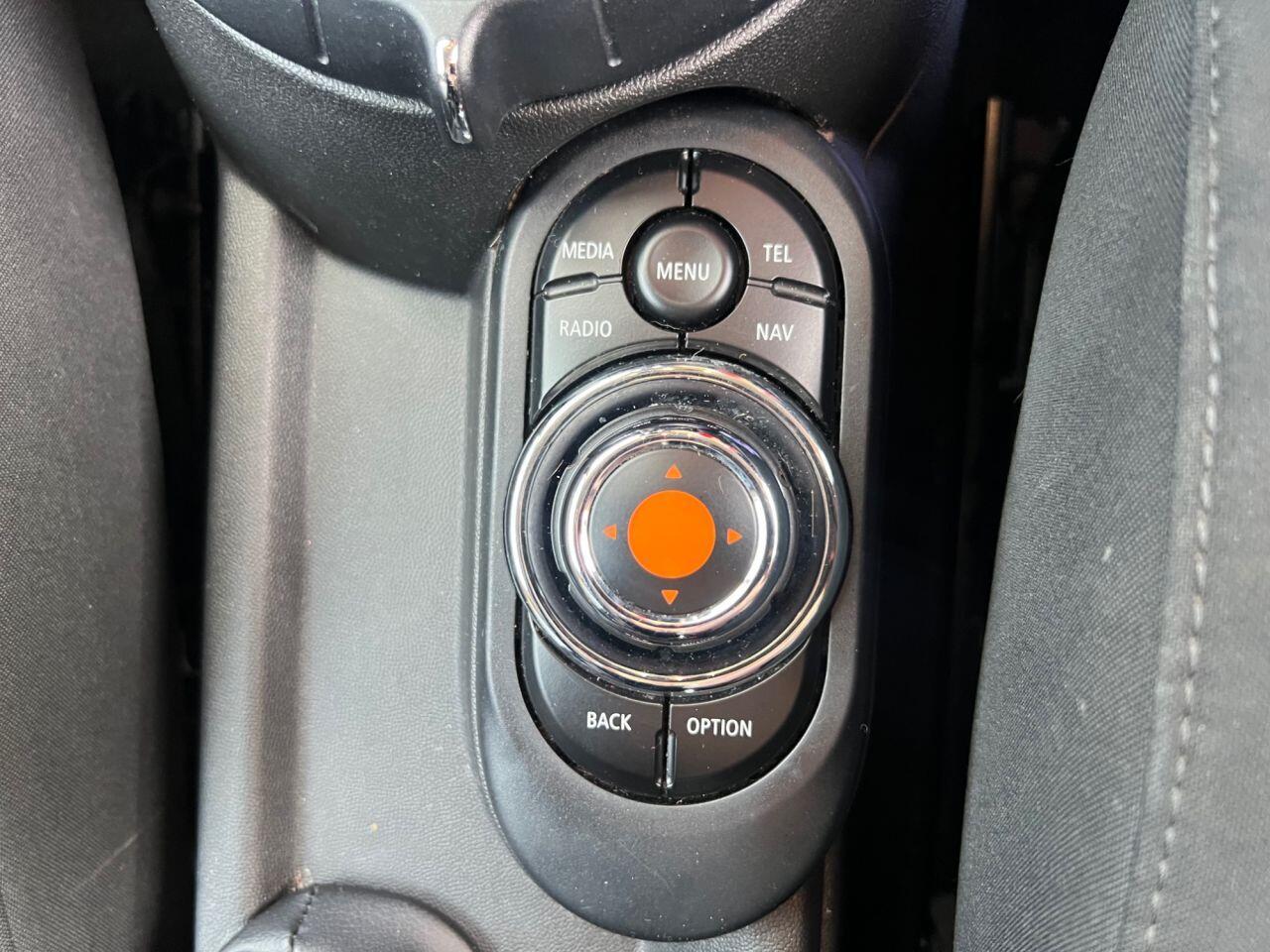 MINI Hatch - Image 25