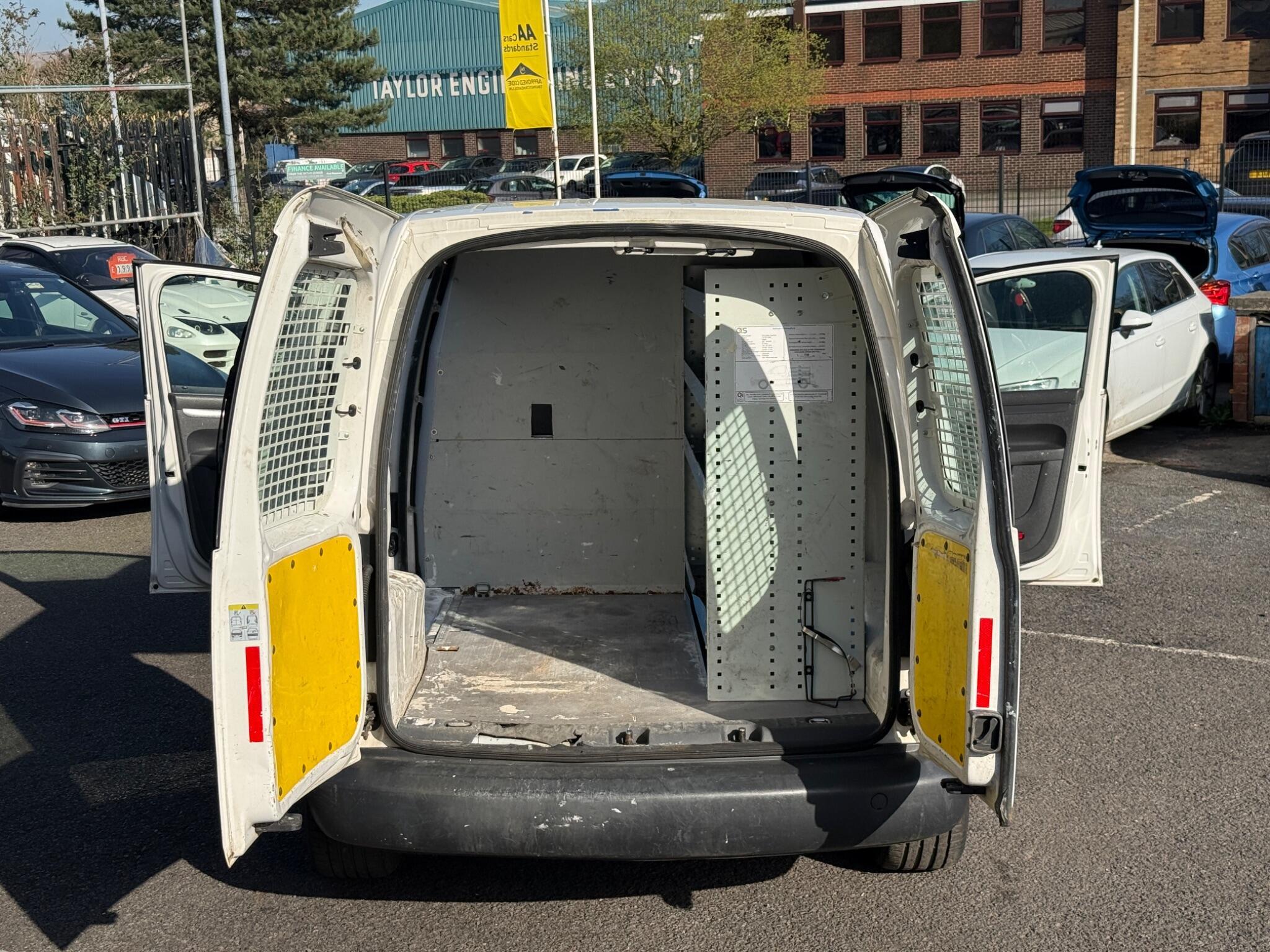 Volkswagen Caddy - Image 14