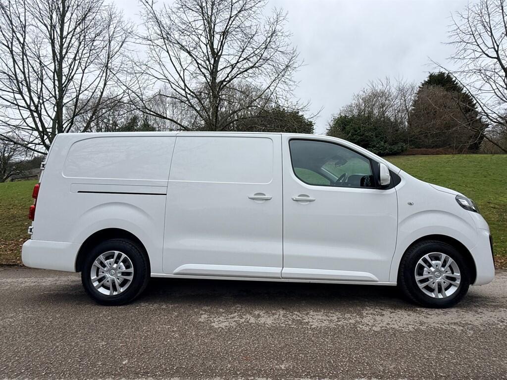 Vauxhall Vivaro - Image 4