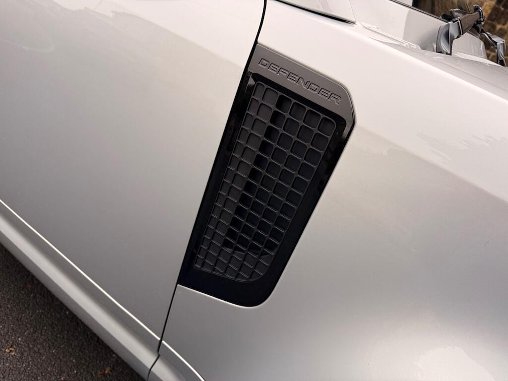 Land Rover Defender 110 - Image 19
