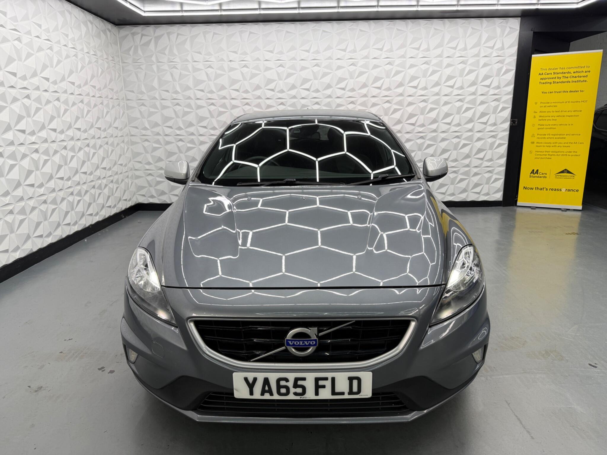 Volvo V40 - Image 6