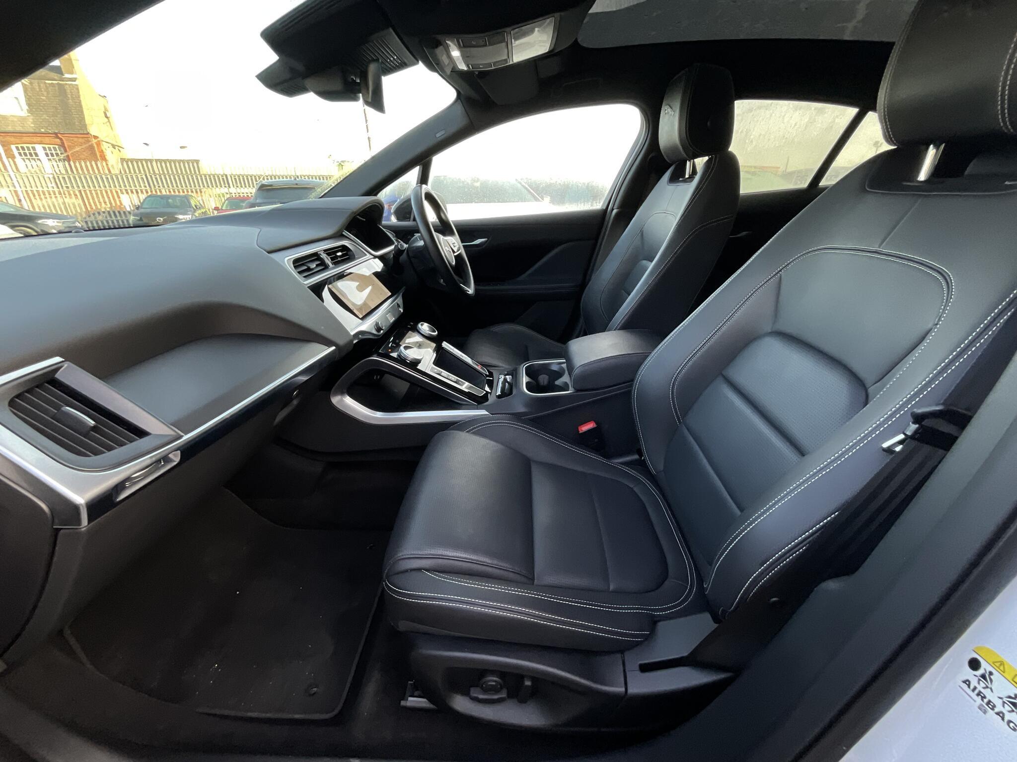 Jaguar I-Pace - Image 18