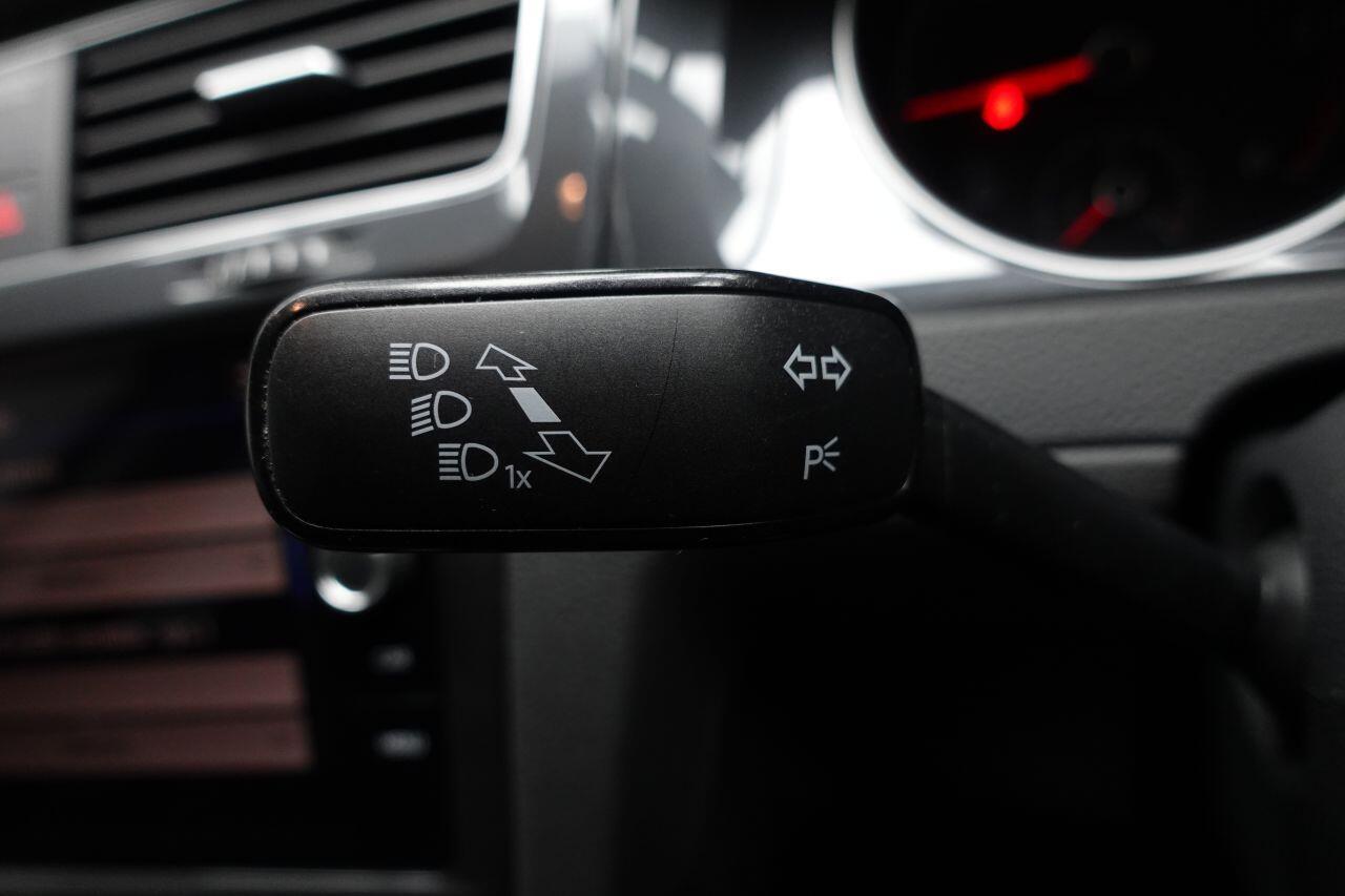 Volkswagen Golf - Image 38