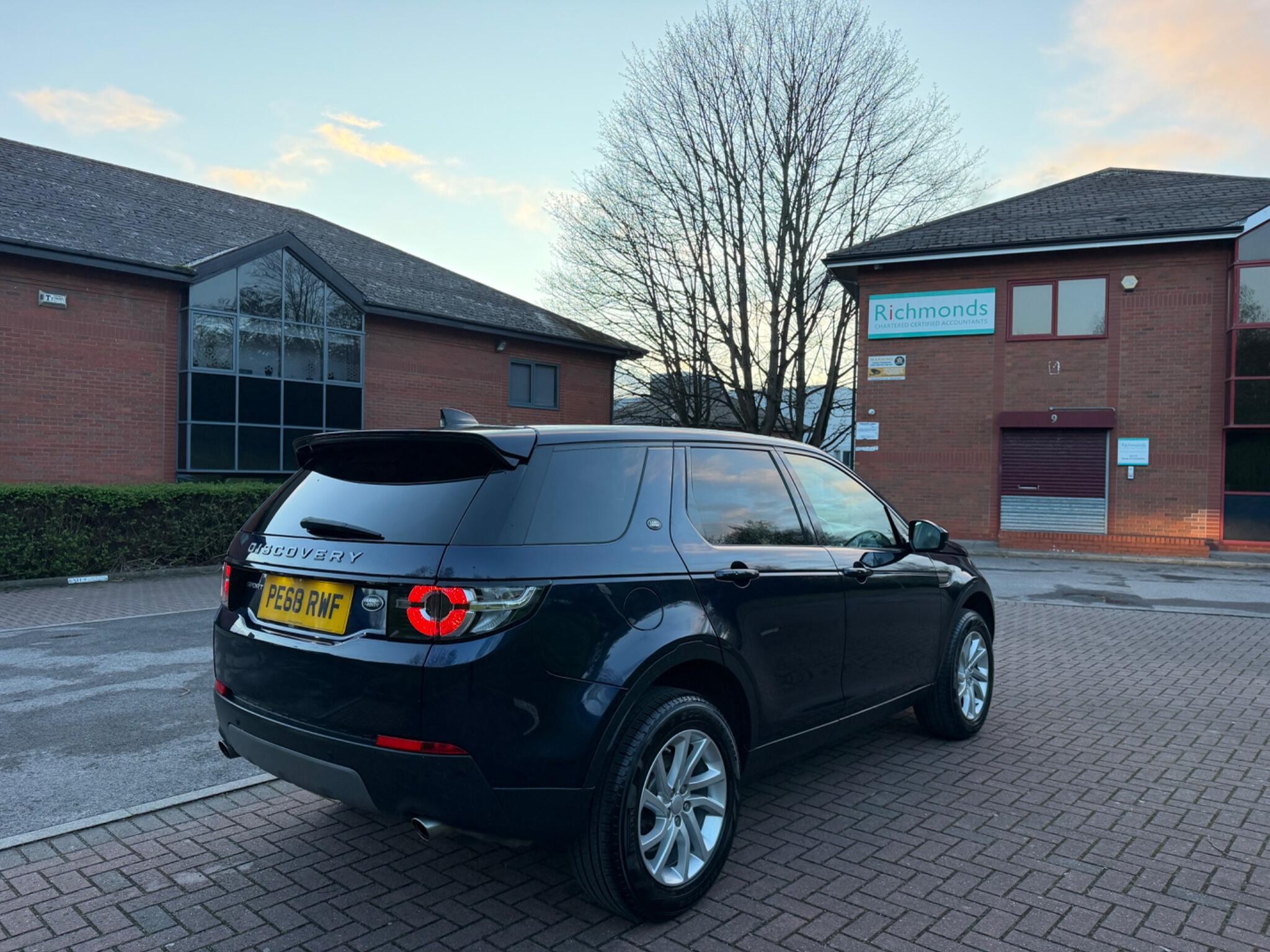 Land Rover DISCOVERY SPORT - Image 15