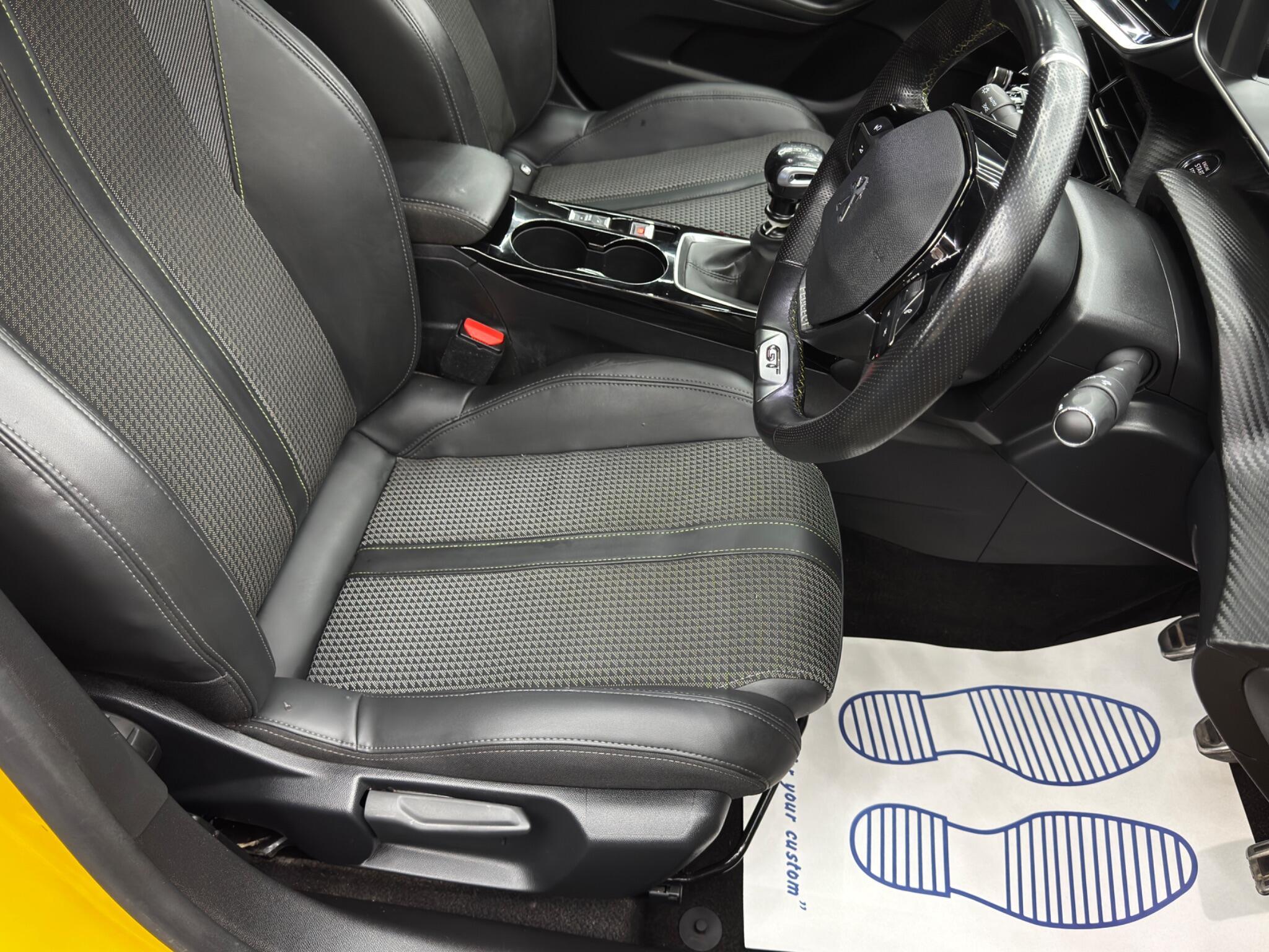 Peugeot 208 - Image 13