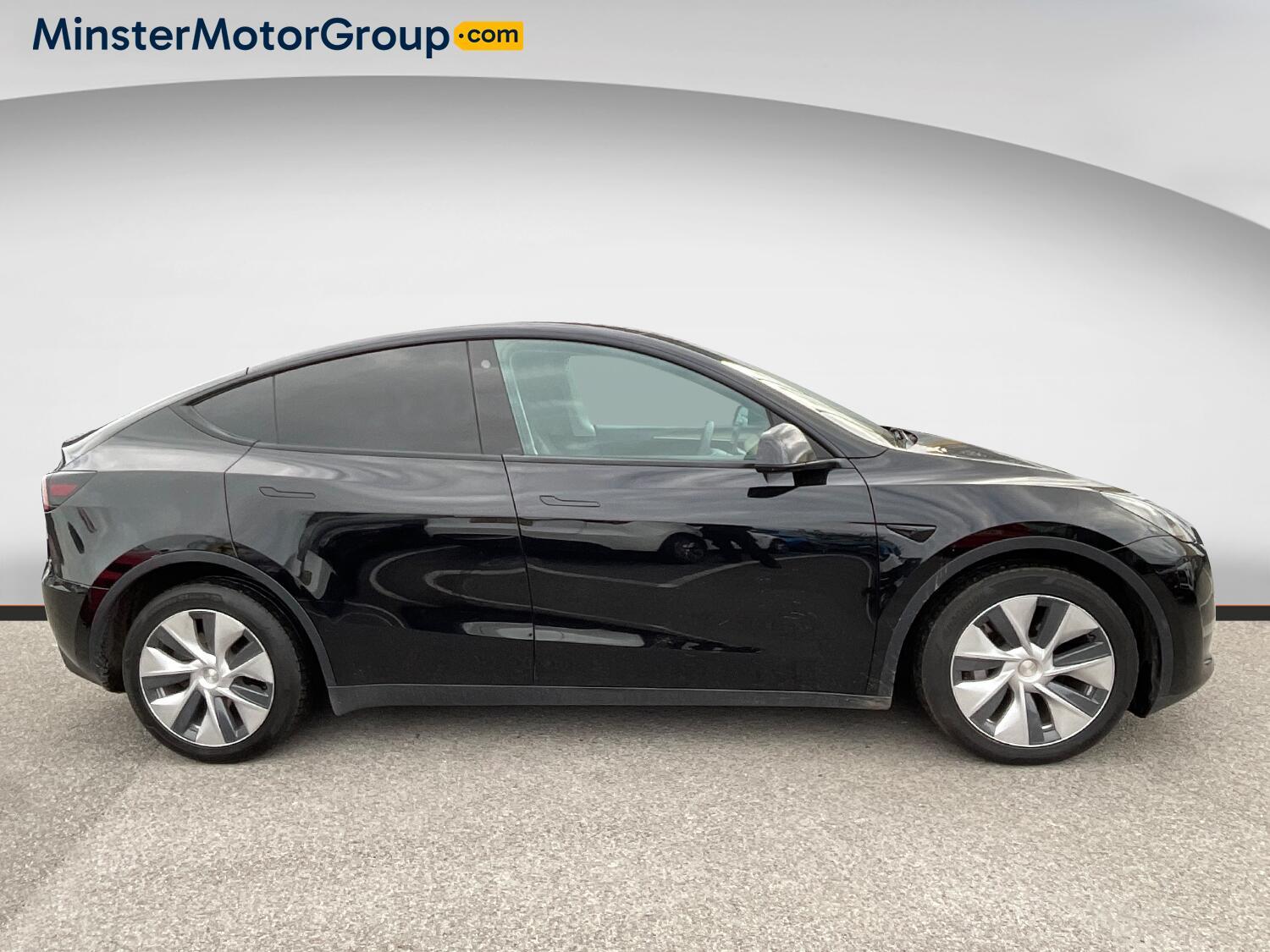 Tesla Model Y - Image 2