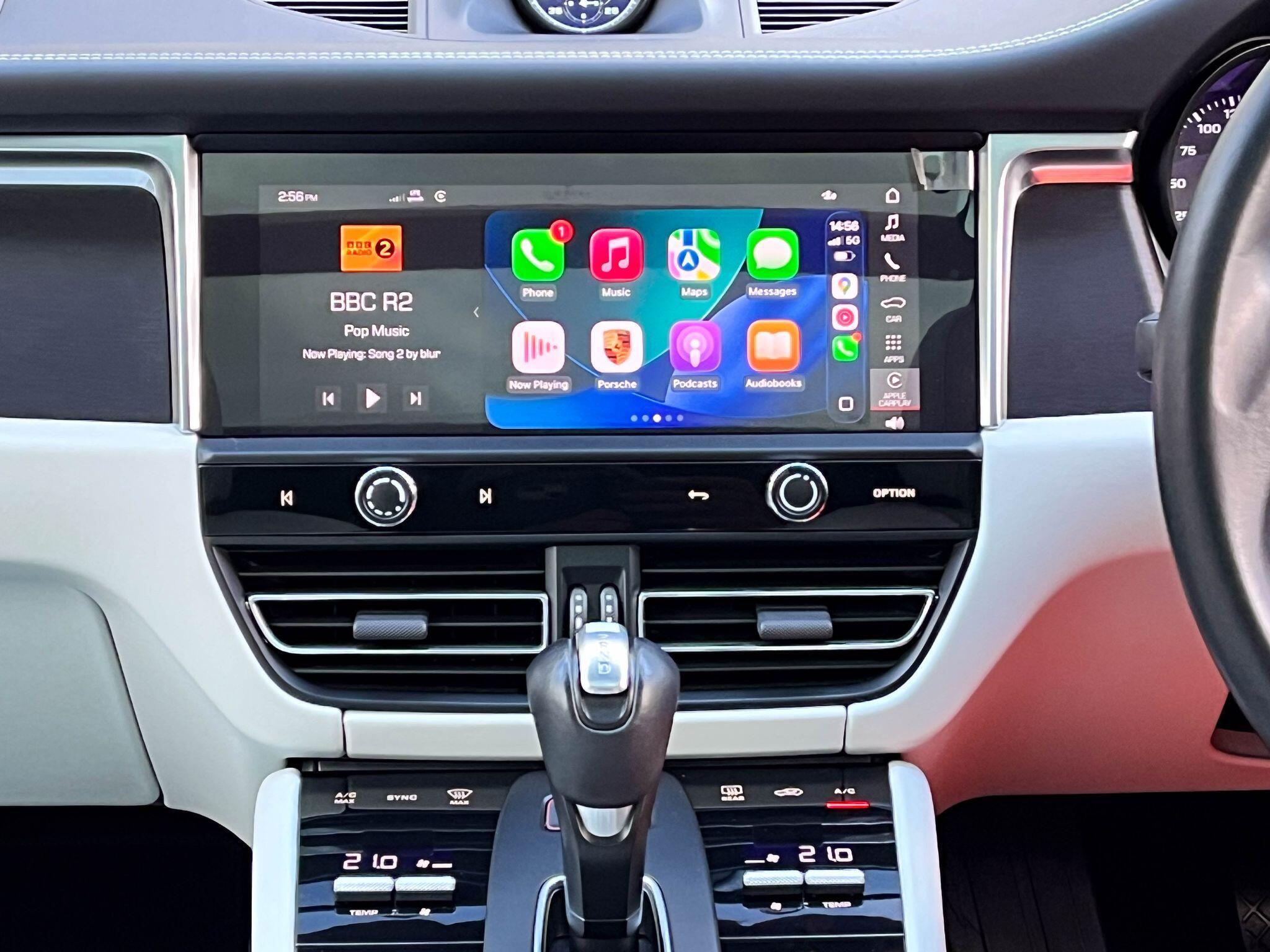 Porsche Macan - Image 14