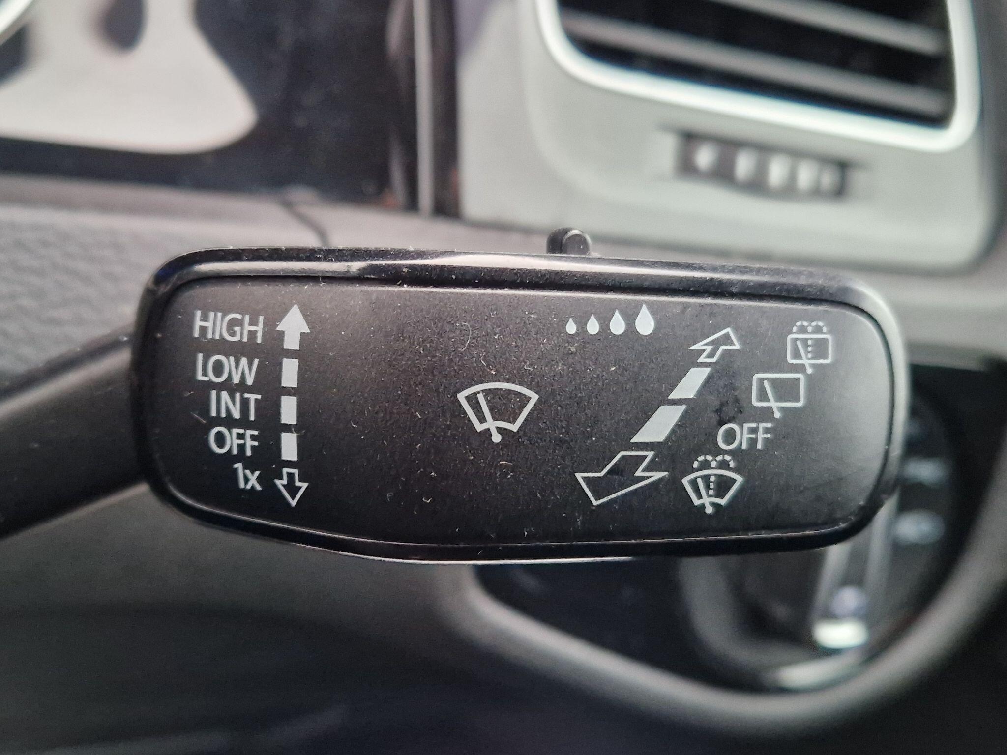 Volkswagen Golf - Image 43