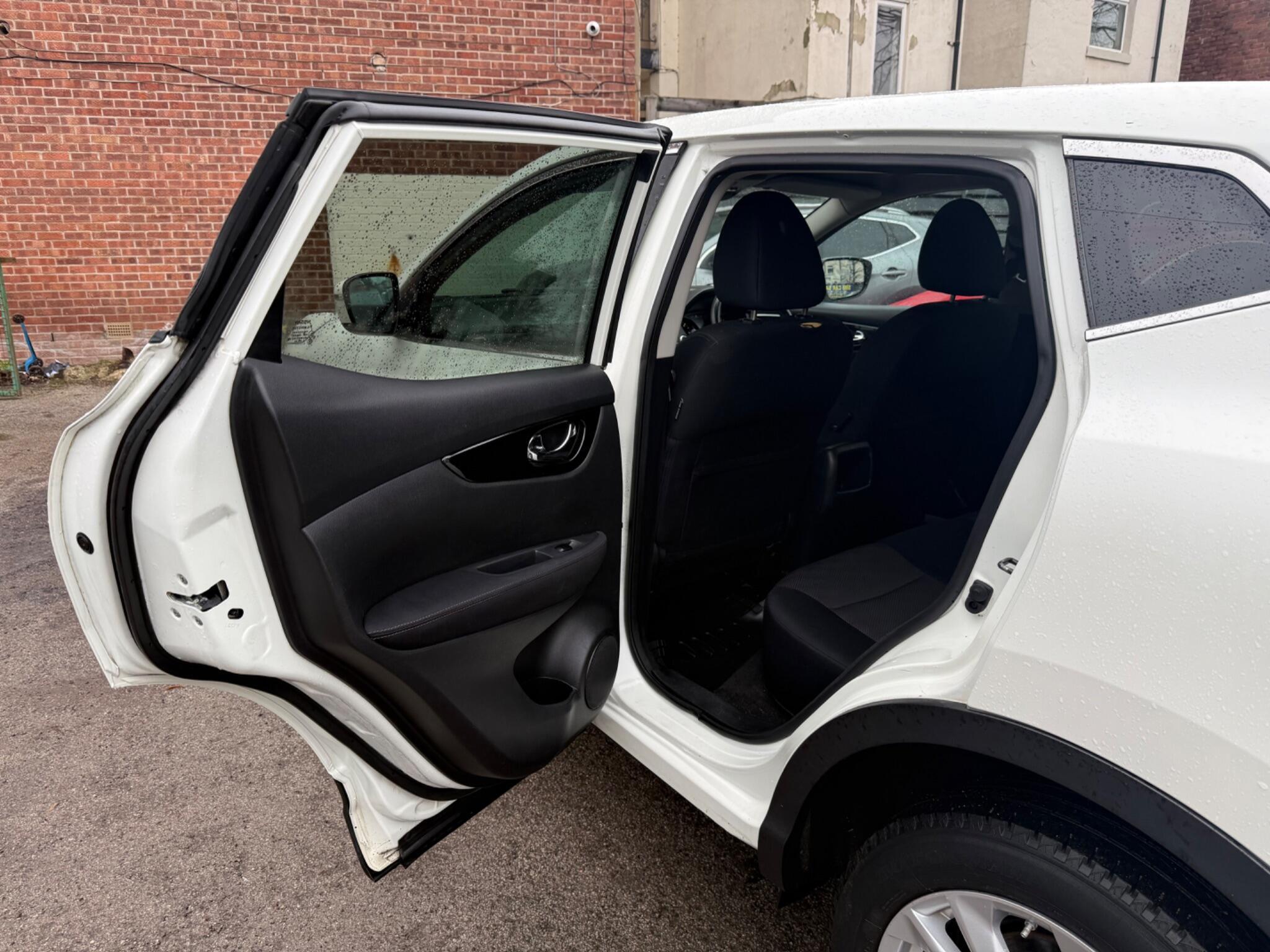 Nissan Qashqai - Image 27