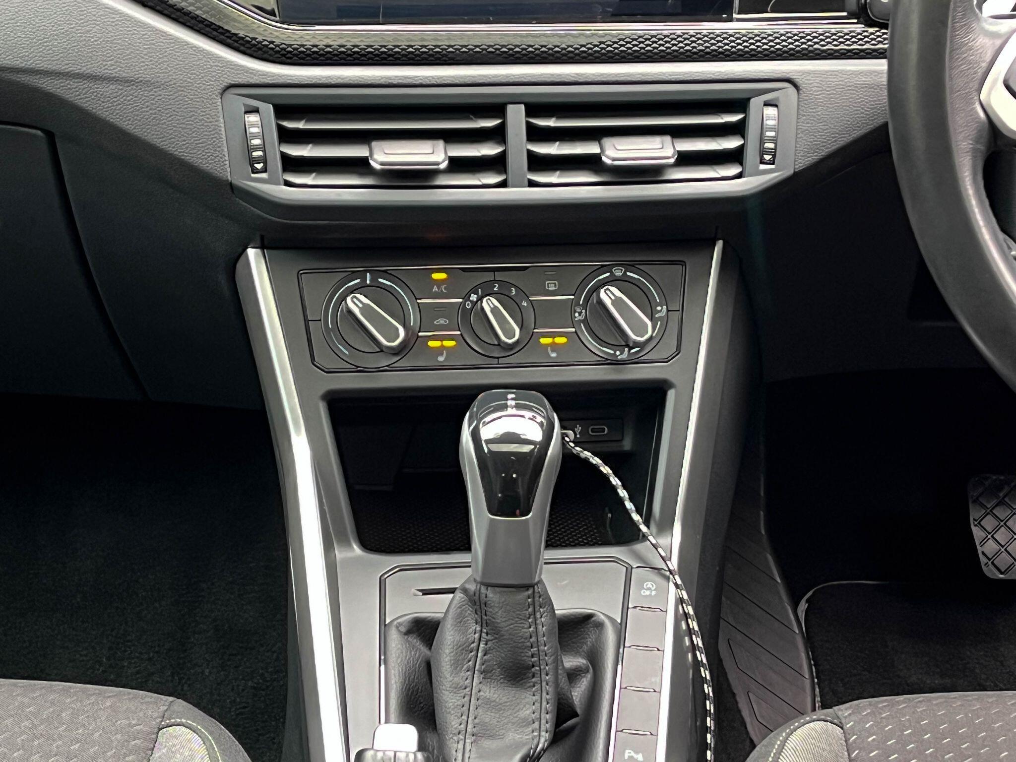 Volkswagen Polo - Image 12