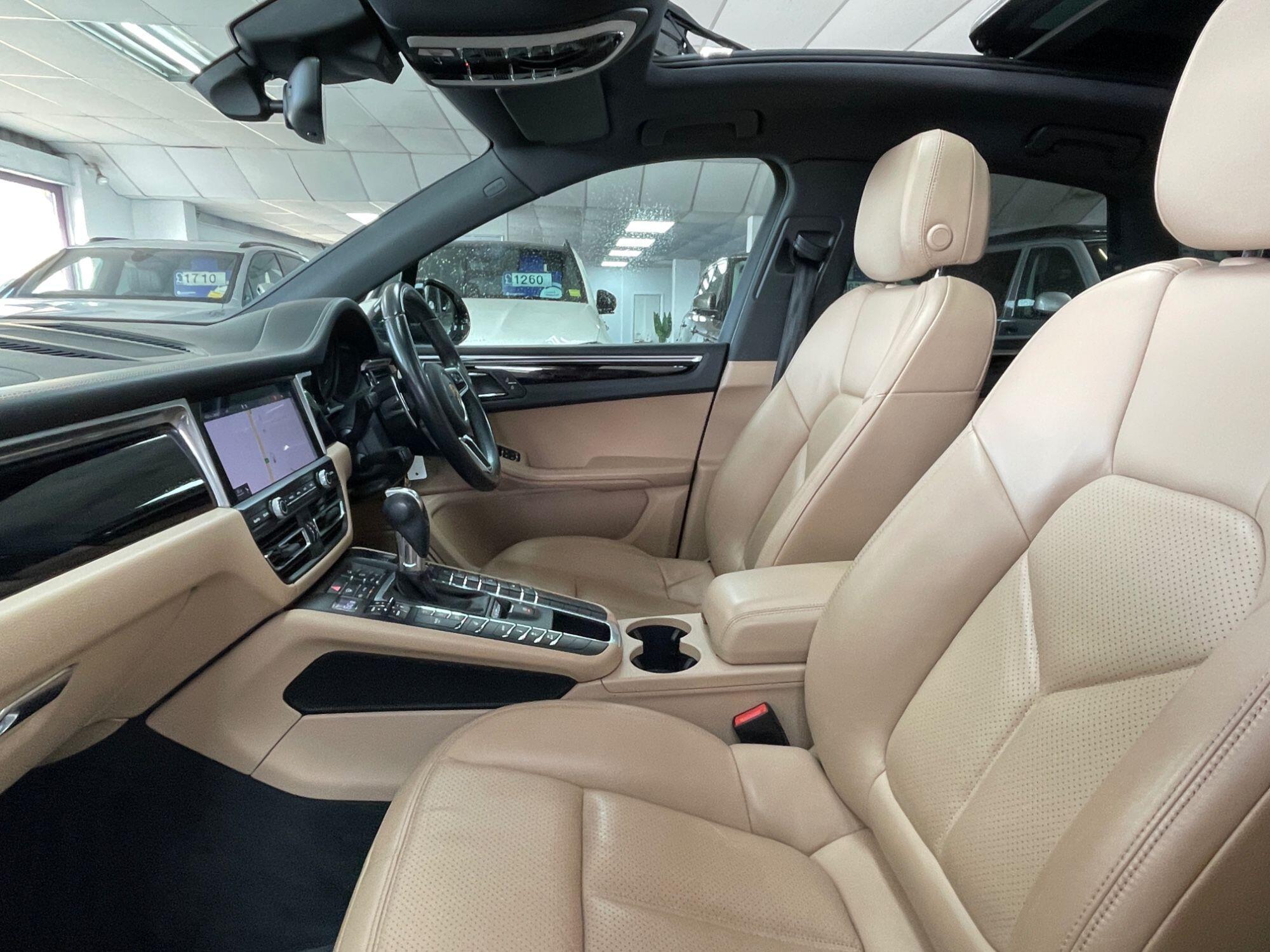 Porsche Macan - Image 37