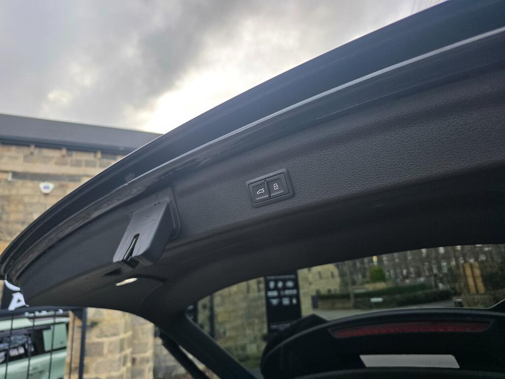 Audi RS Q3 - Image 14