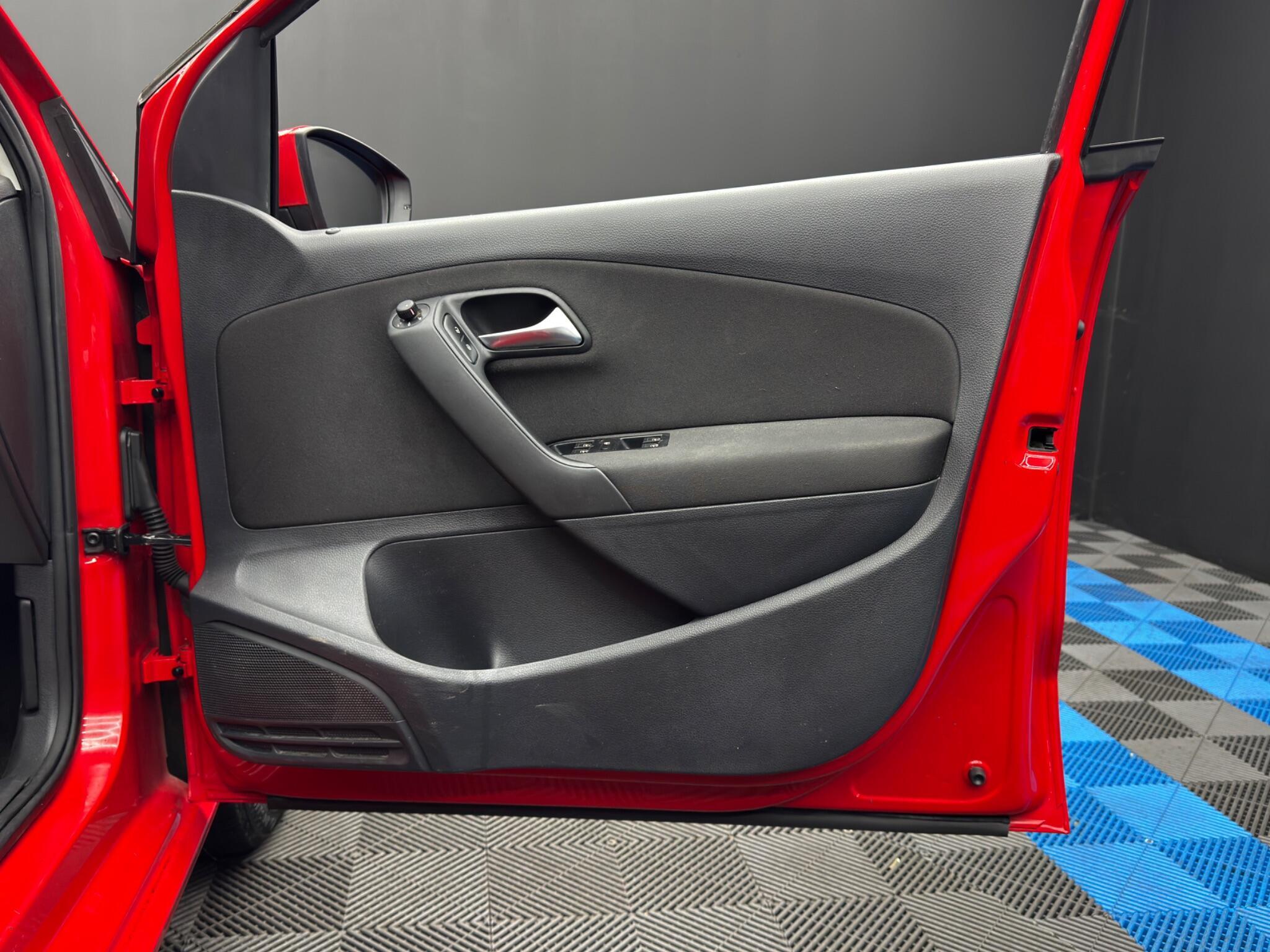 Volkswagen Polo - Image 29