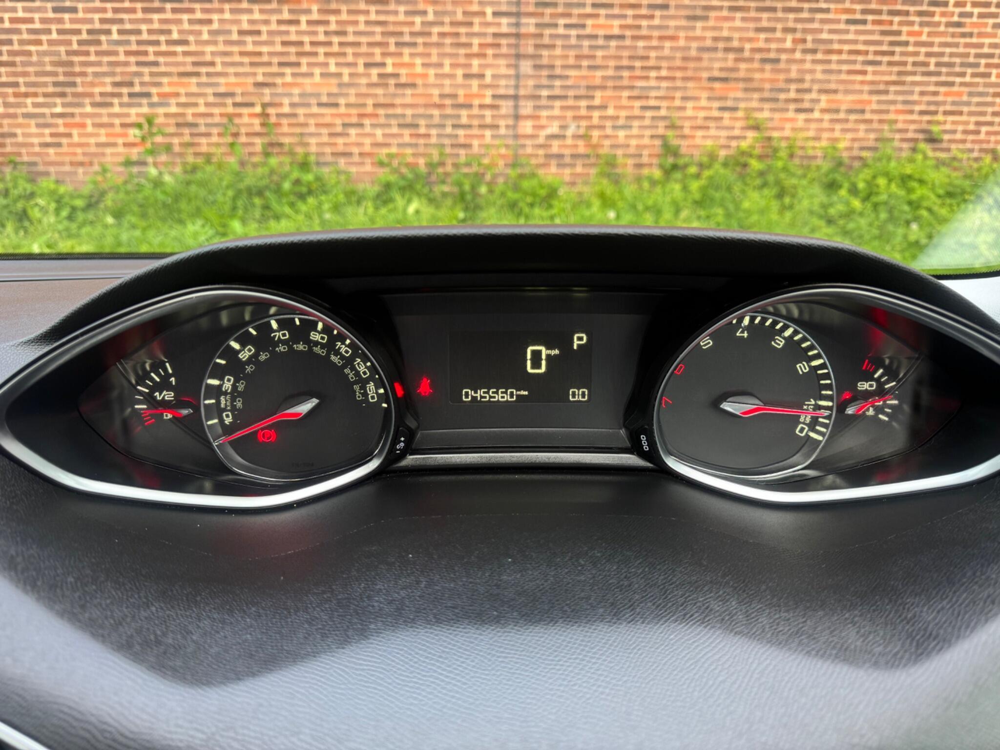 Peugeot 308 - Image 10