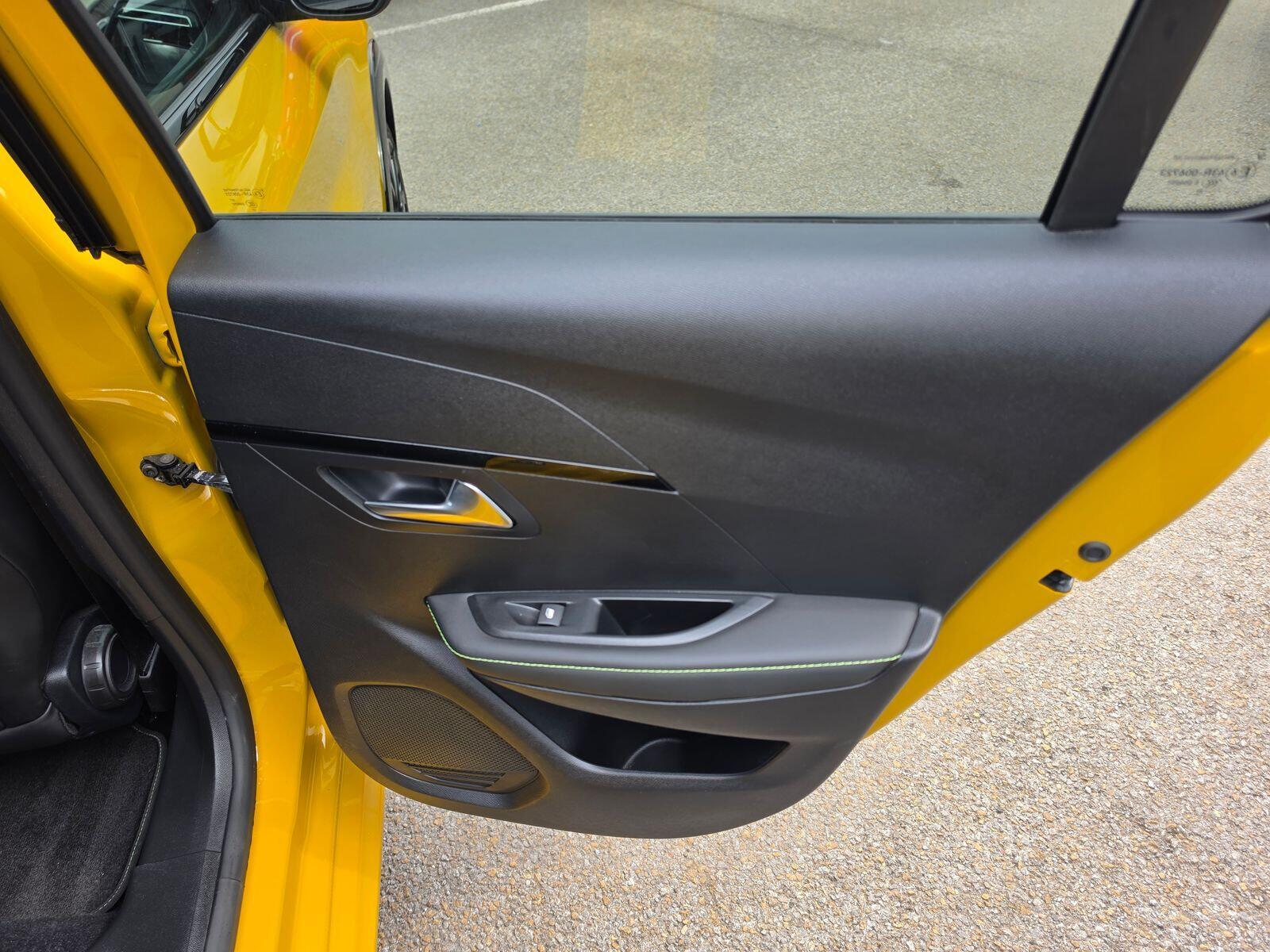 Peugeot 208 - Image 20