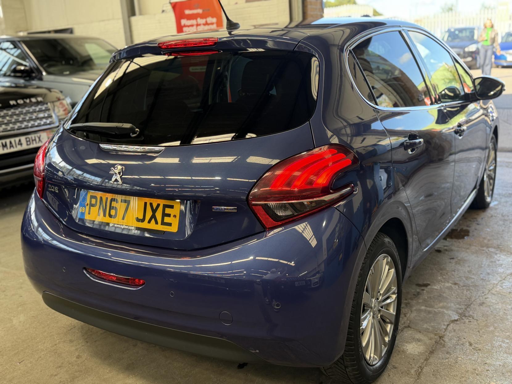 Peugeot 208 - Image 7