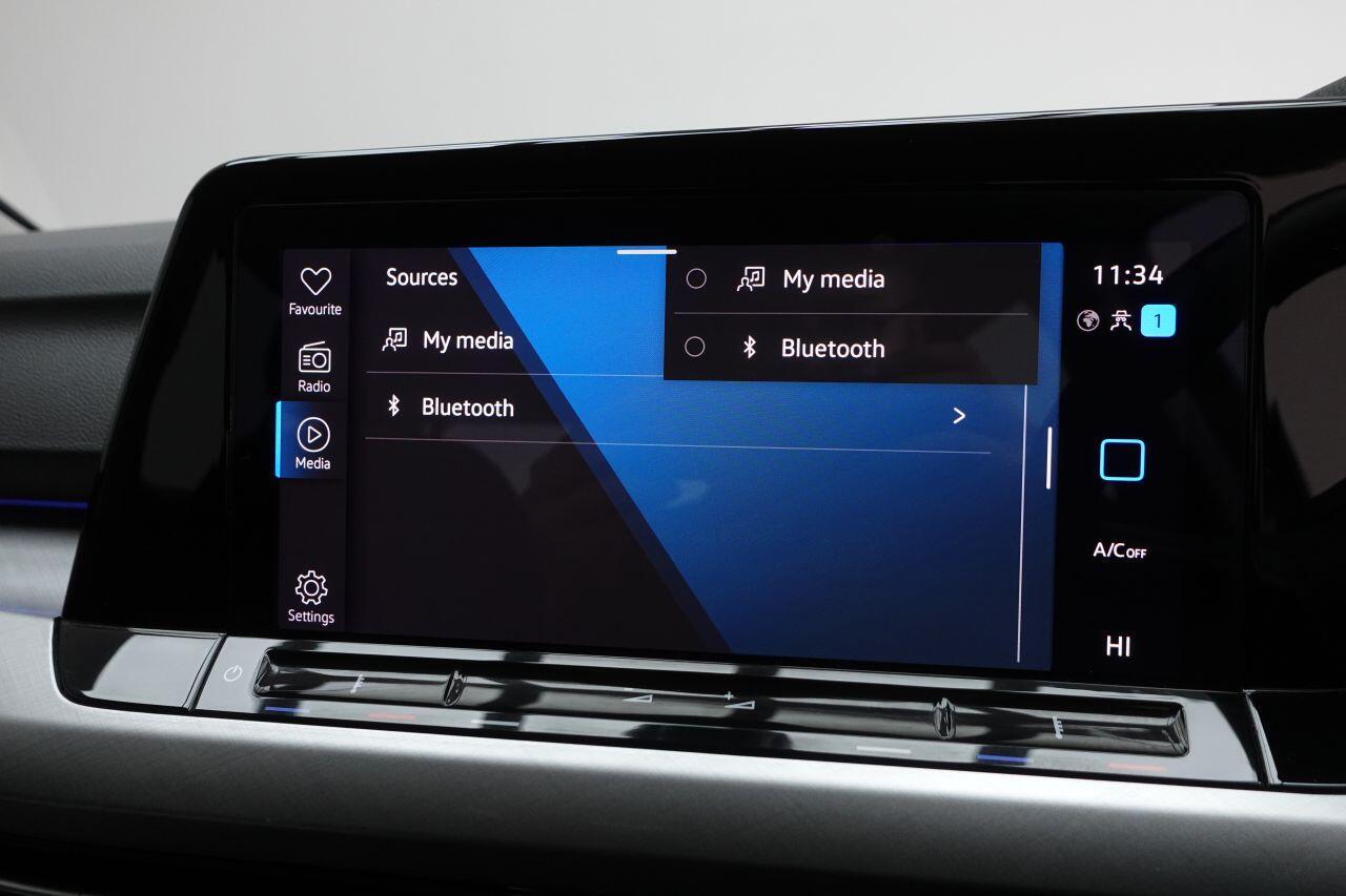 Volkswagen Golf - Image 27