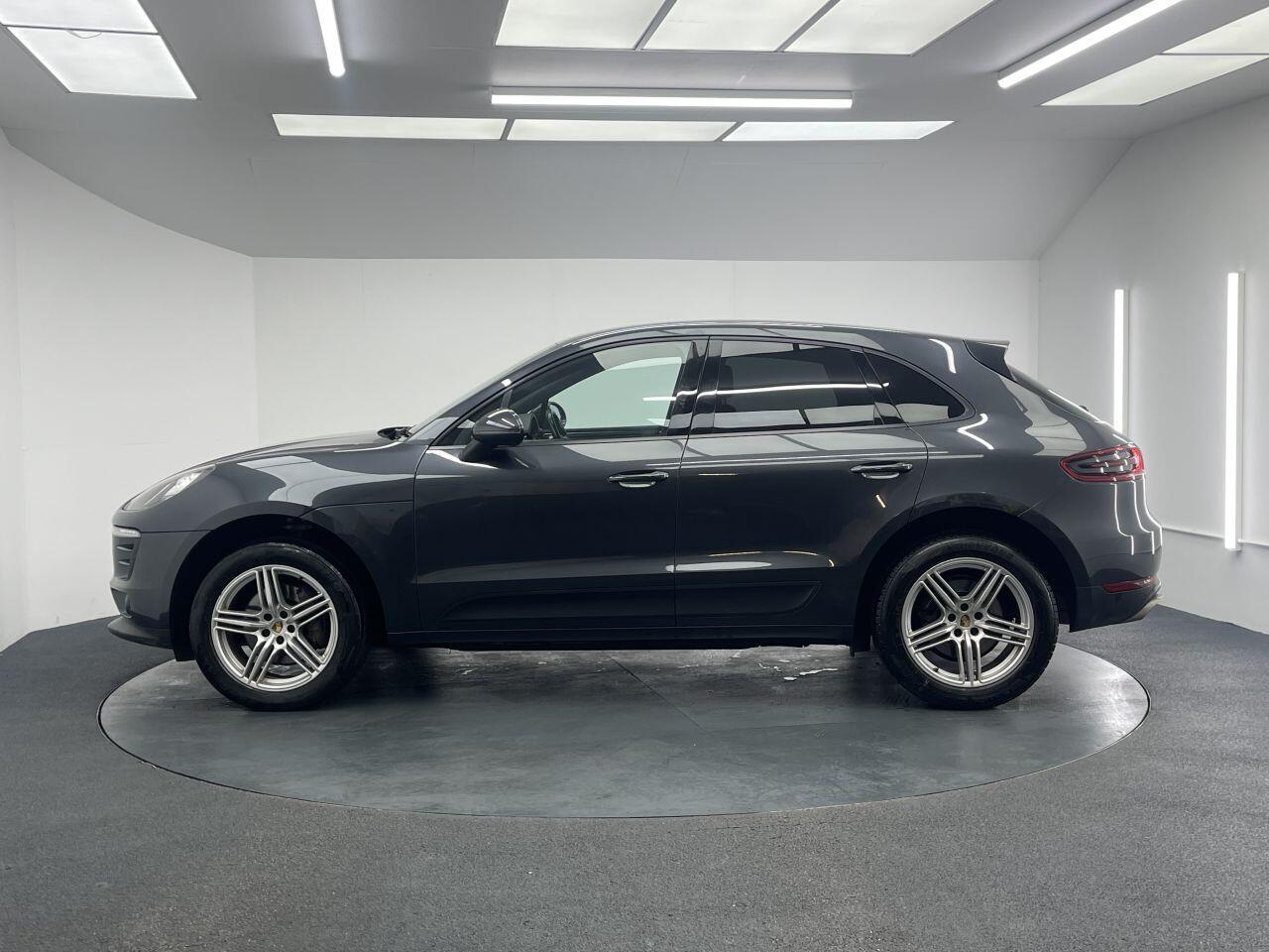 Porsche Macan - Image 12